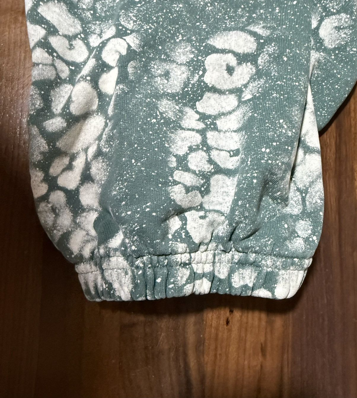 Supreme Supreme Bleached Leopard Sweatpants Cotton Joggers Sz Large Size US 34 / EU 50 - 11 Thumbnail