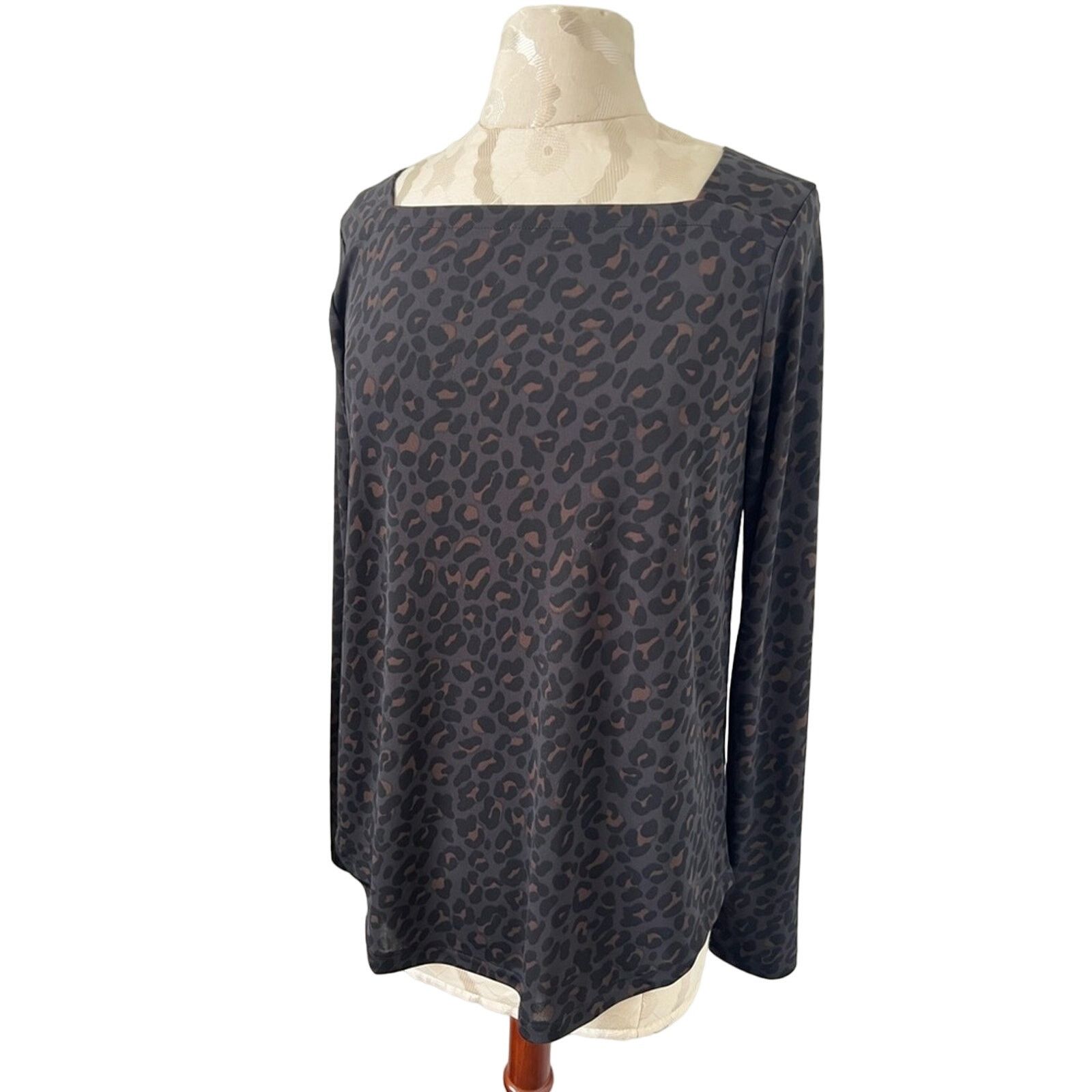 Ann Taylor Ann Taylor Women's Animal Print Long Sleeve Blouse Medium Size M / US 6-8 / IT 42-44 - 1 Thumbnail