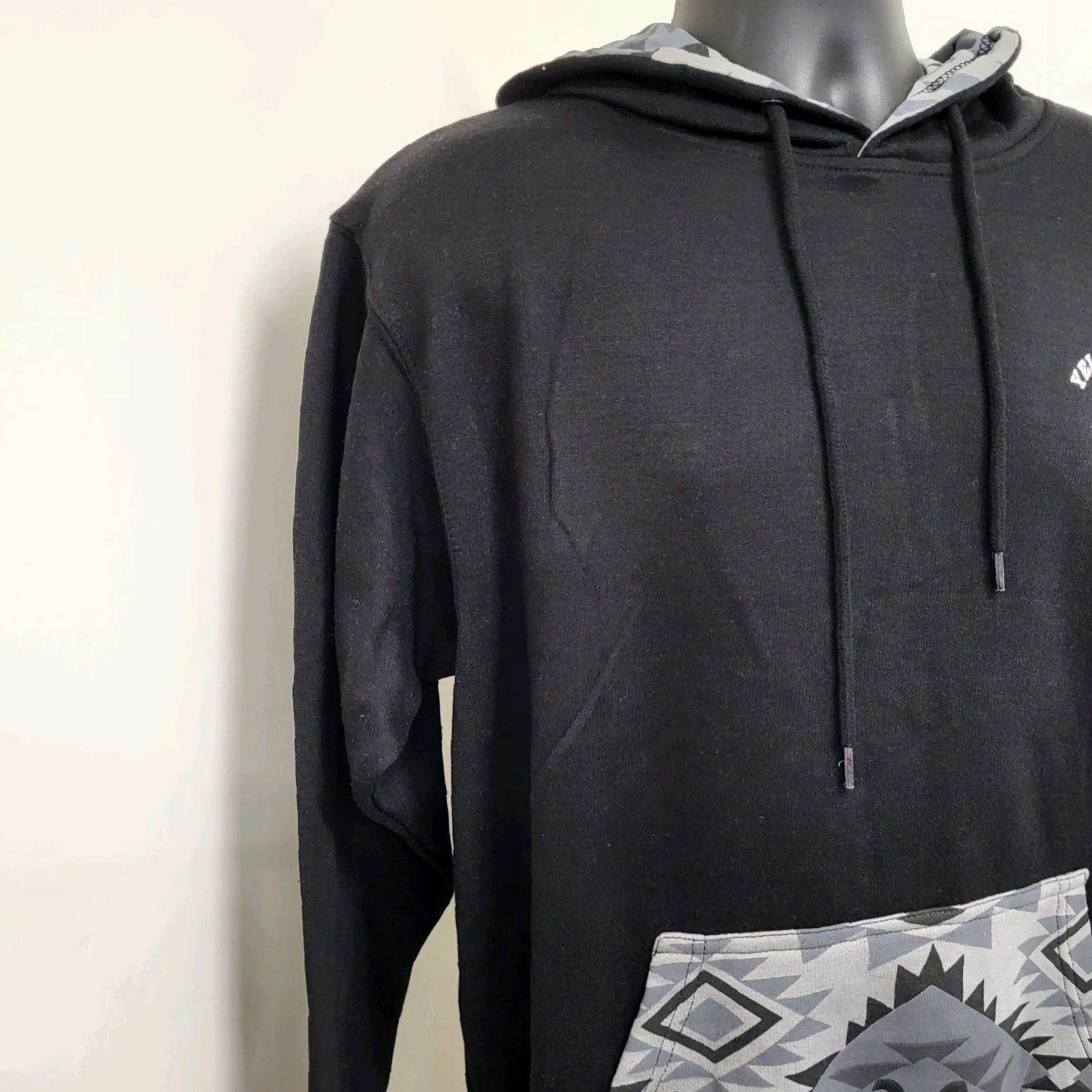 Logo 7 Yellowstone Dutton Ranch Logo Hoodie Adult XL Black Gray Southwestern Size US XL / EU 56 / 4 - 7 Thumbnail