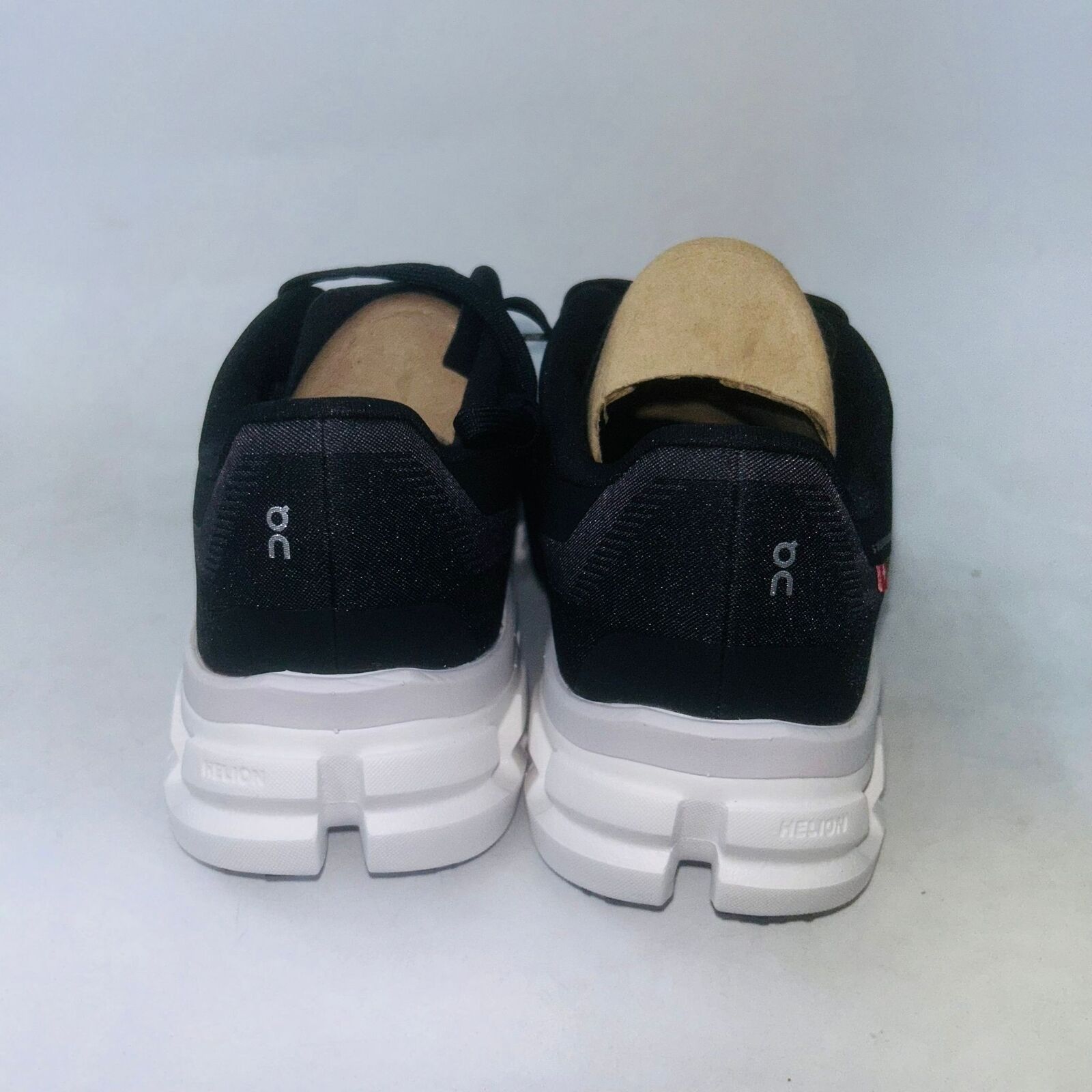 On MEN'S CLOUDFLOW 4 BLACK/WHITE RUNNING SHOES SIZE 11.5D Size US 11.5 / EU 44-45 - 3 Thumbnail