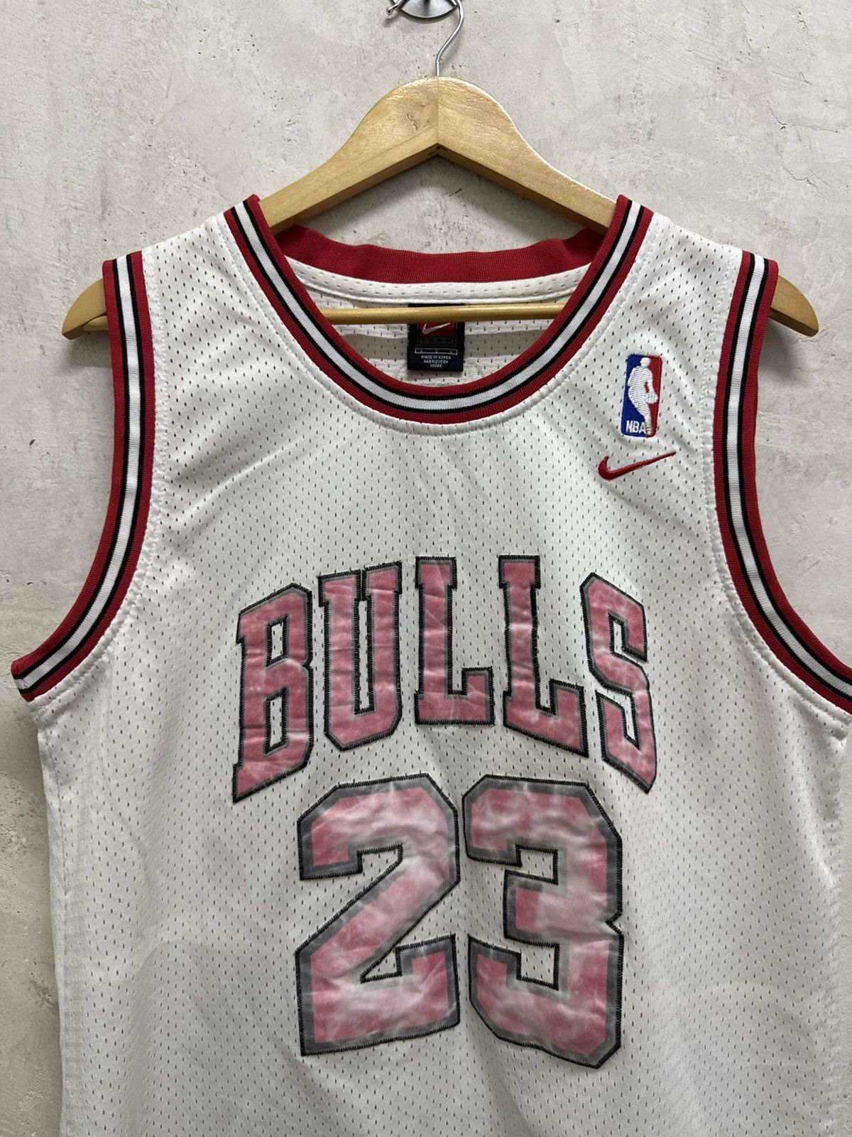 NBA 2000s Faded Michael Jordan Chicago Bulls NBA Jersey Size US S / EU 44-46 / 1 - 2 Thumbnail