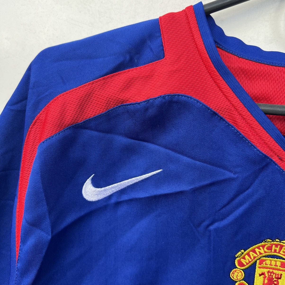 Nike Manchester United Nike 2005 2006 soccer jersey Size US M / EU 48-50 / 2 - 2 Thumbnail