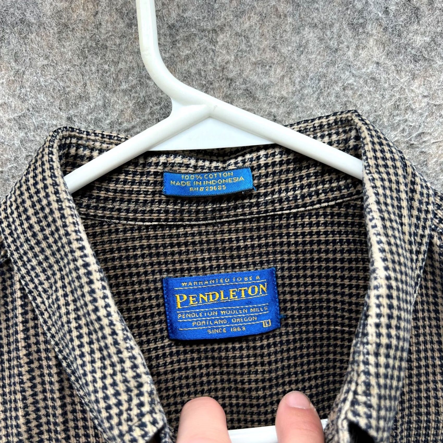 Pendleton VINTAGE Pendleton Shirt Mens Large Beige Button Down Cotton Houndstooth Flannel Size US L / EU 52-54 / 3 - 6 Thumbnail