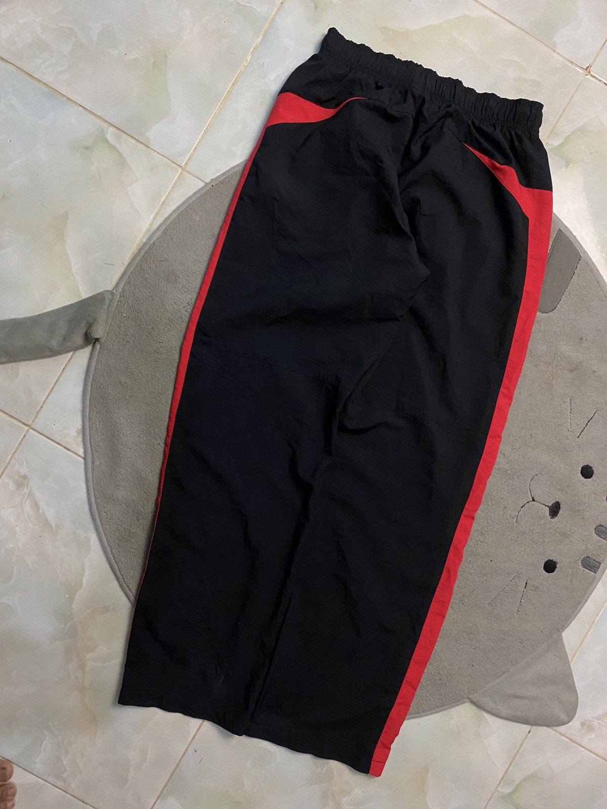 Nike × atmos VINTAGE NIKE 90S BAGGY NYLON WIDE LEG SWOOSH TRACK PANTS Y2K Size US 32 / EU 48 - 8 Thumbnail