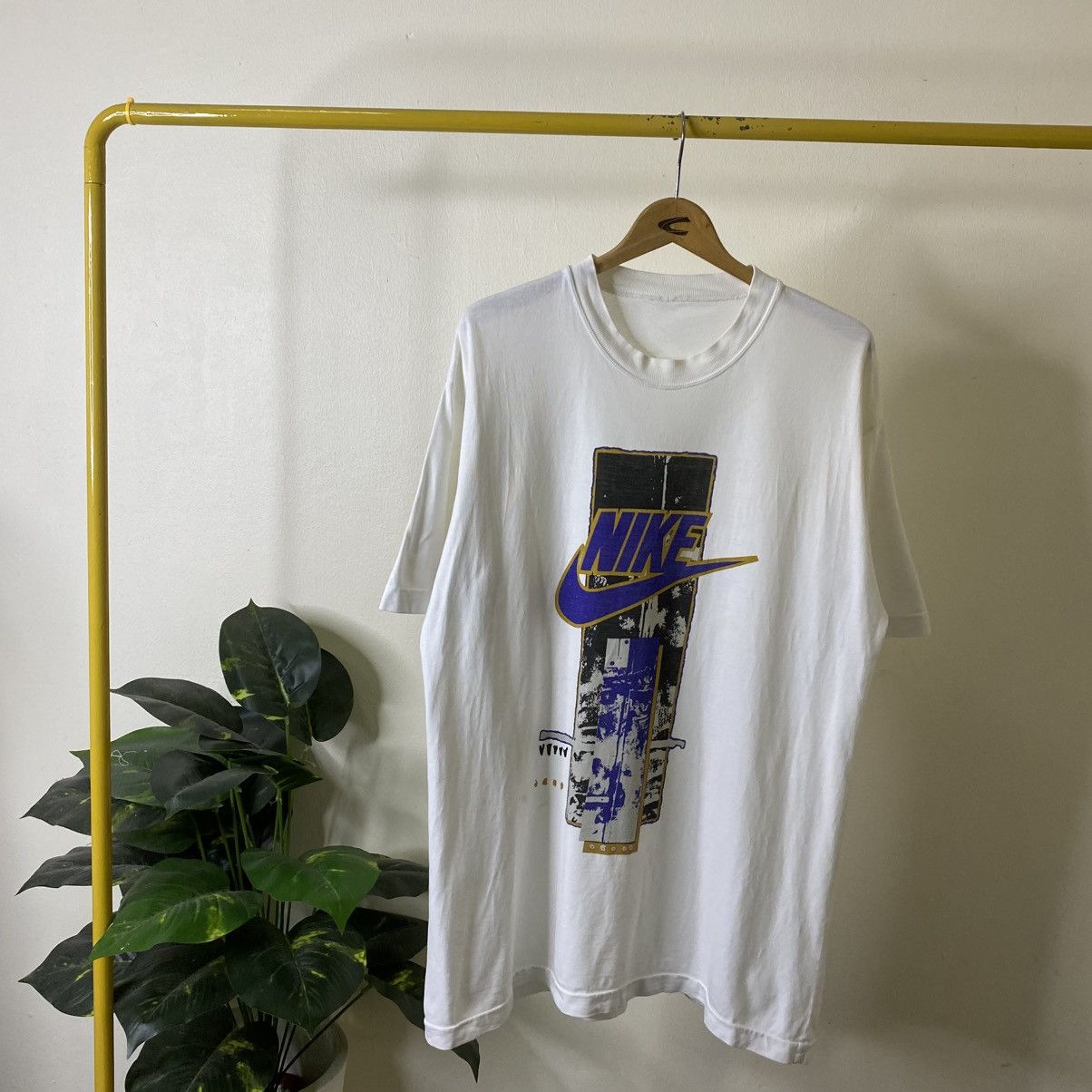 Nike Vintage 1990s Nike Art T Shirt Size US XL / EU 56 / 4 - 1 Thumbnail