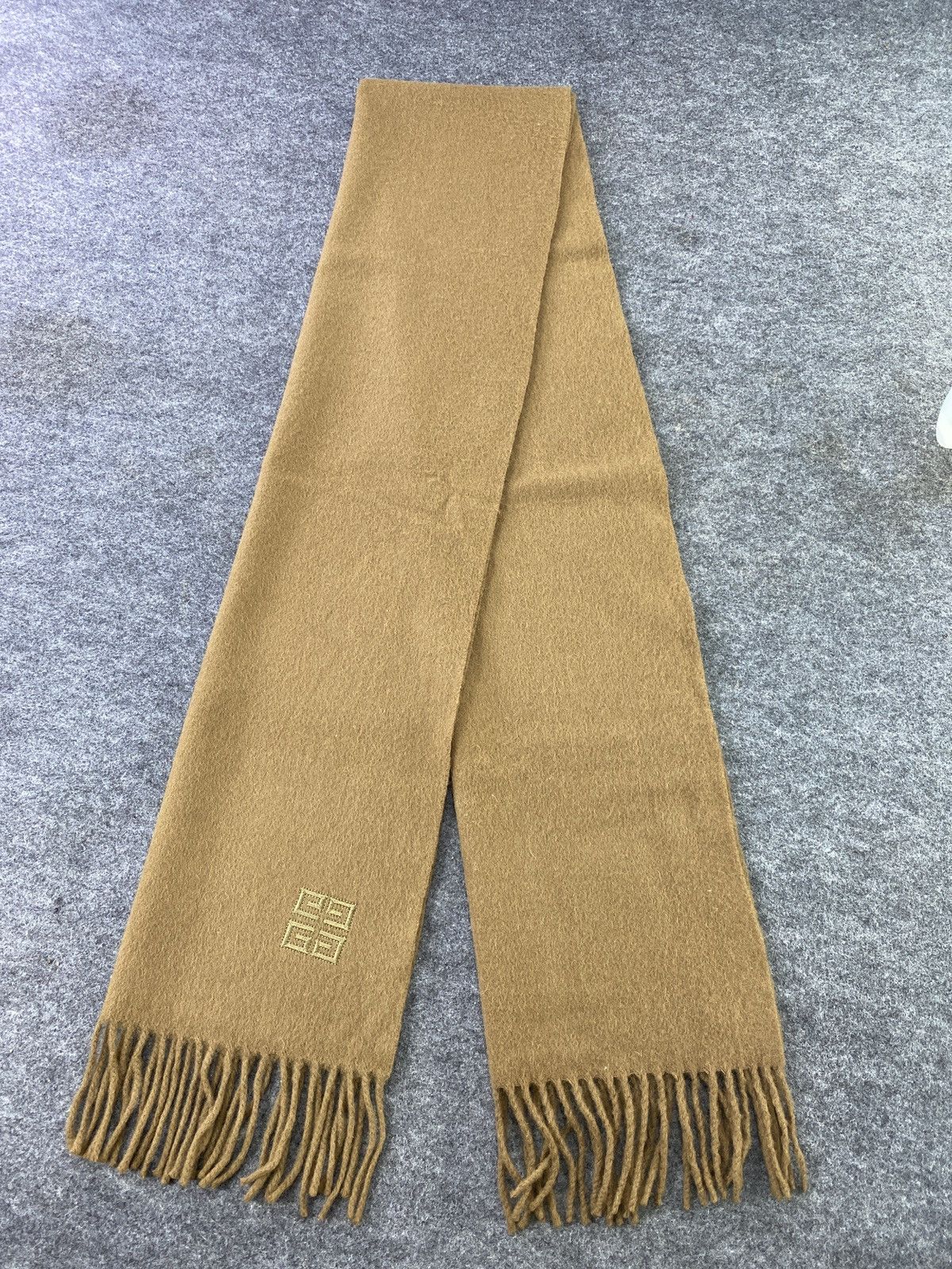 Givenchy Givenchy Scarf / Muffler / Neckwear -T647 Size ONE SIZE - 2 Thumbnail