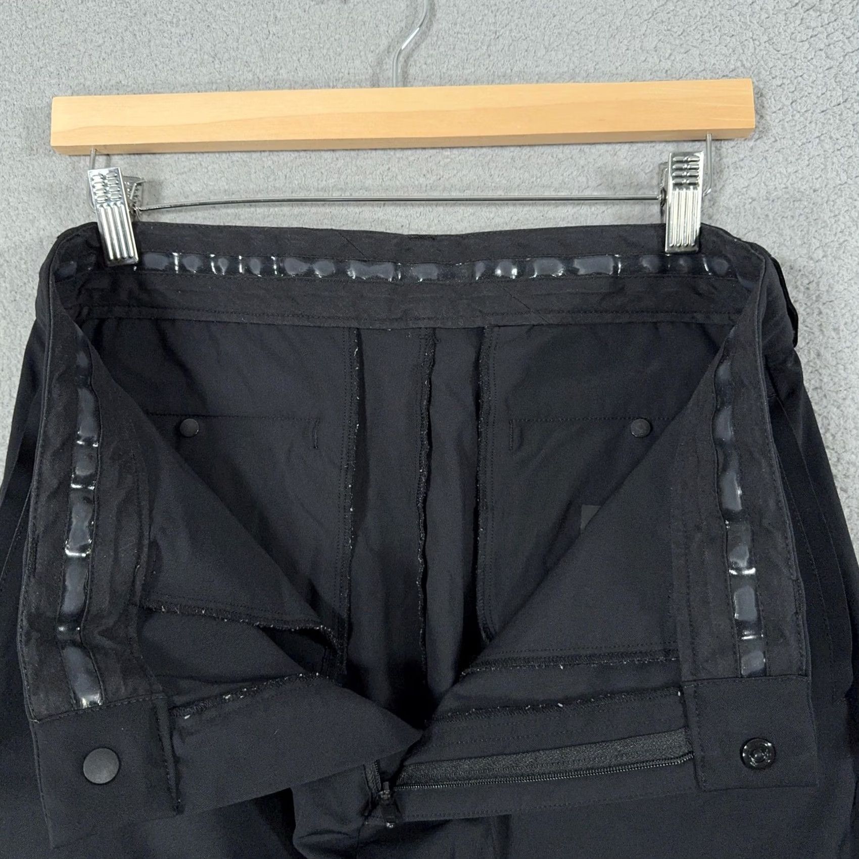 Castore Castore Pants Mens Medium 33x31 Black Performance Lightweight Stretch Golf Trousers Pants Size US 31 - 6 Thumbnail