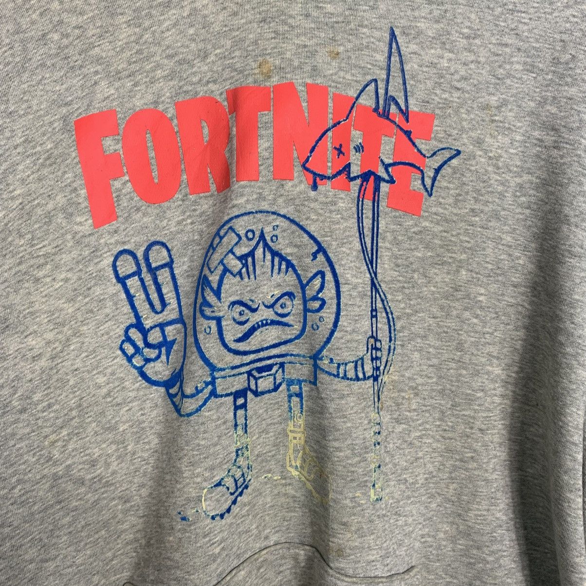 Uniqlo Fortnite Pullover Hoodie Size US XXL / EU 58 / 5 - 13 Thumbnail