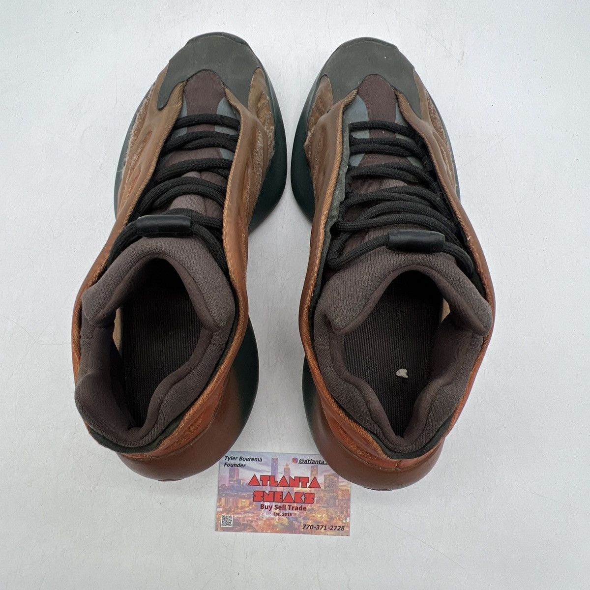 Adidas Yeezy 700 v3 copper fade Size US 9.5 / EU 42-43 - 6 Thumbnail