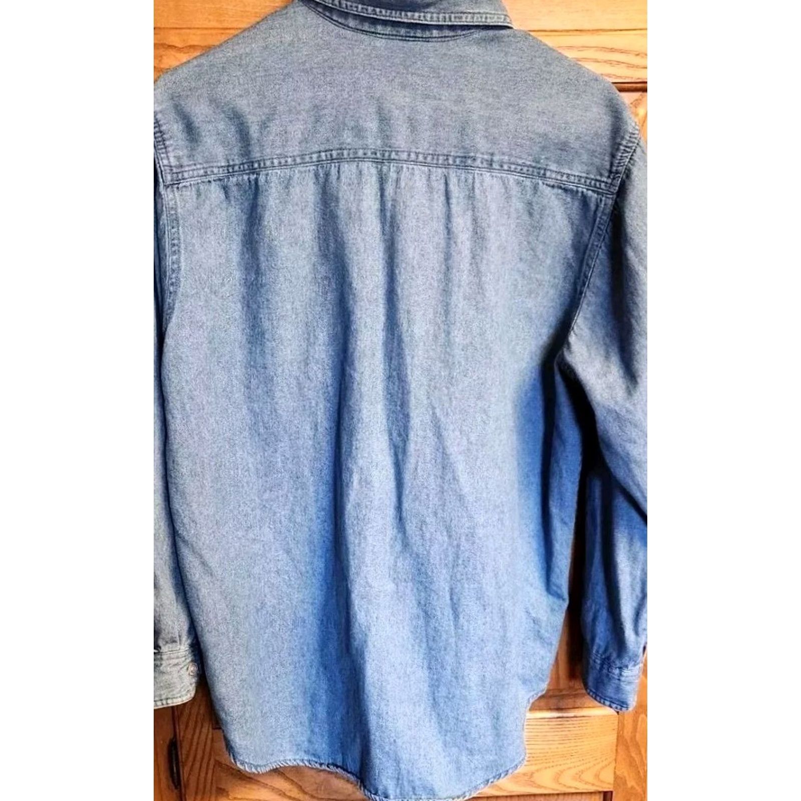 Disney Disney 101 Dalmatians Denim Shirt Women's M Medium Long Sleeve Vintage Button-Up Shirt Size M / US 6-8 / IT 42-44 - 5 Thumbnail