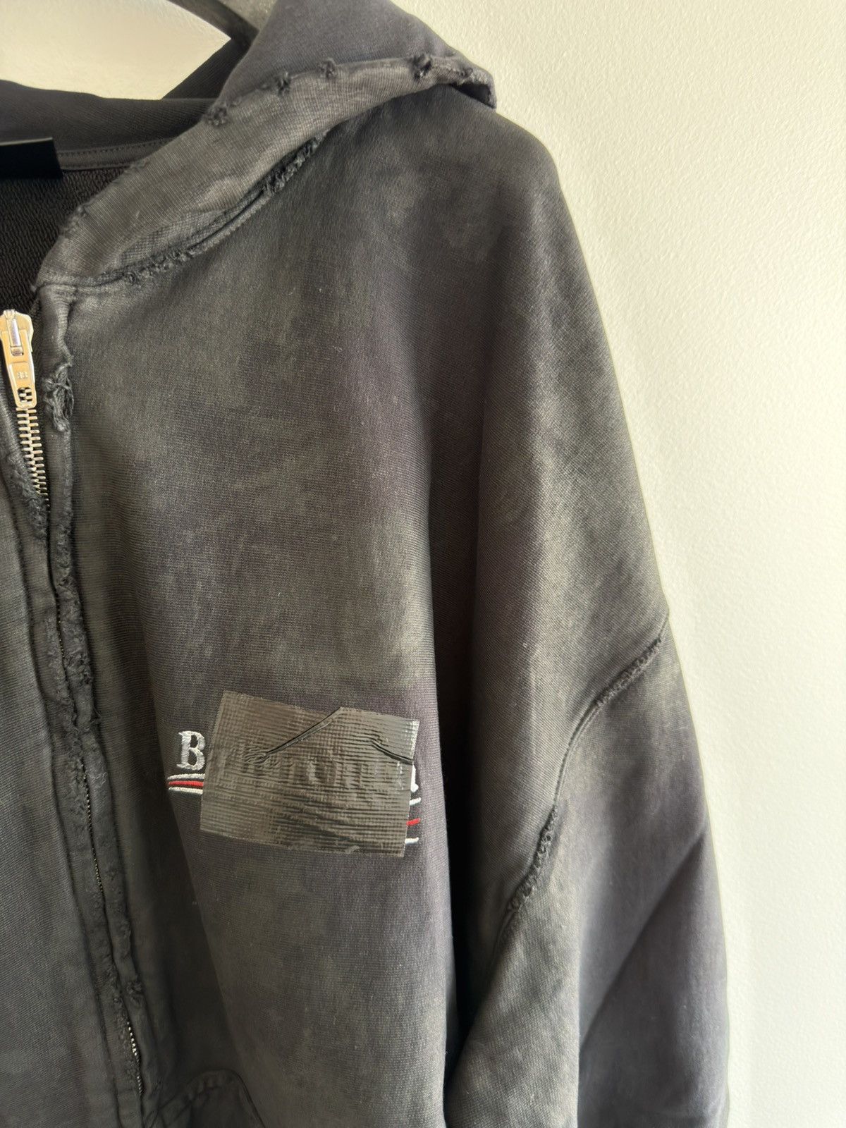Balenciaga BALENCIAGA DEMNA GAFFER HOODIE ZIP UP MUD SHOW BLACK Size US M / EU 48-50 / 2 - 3 Thumbnail
