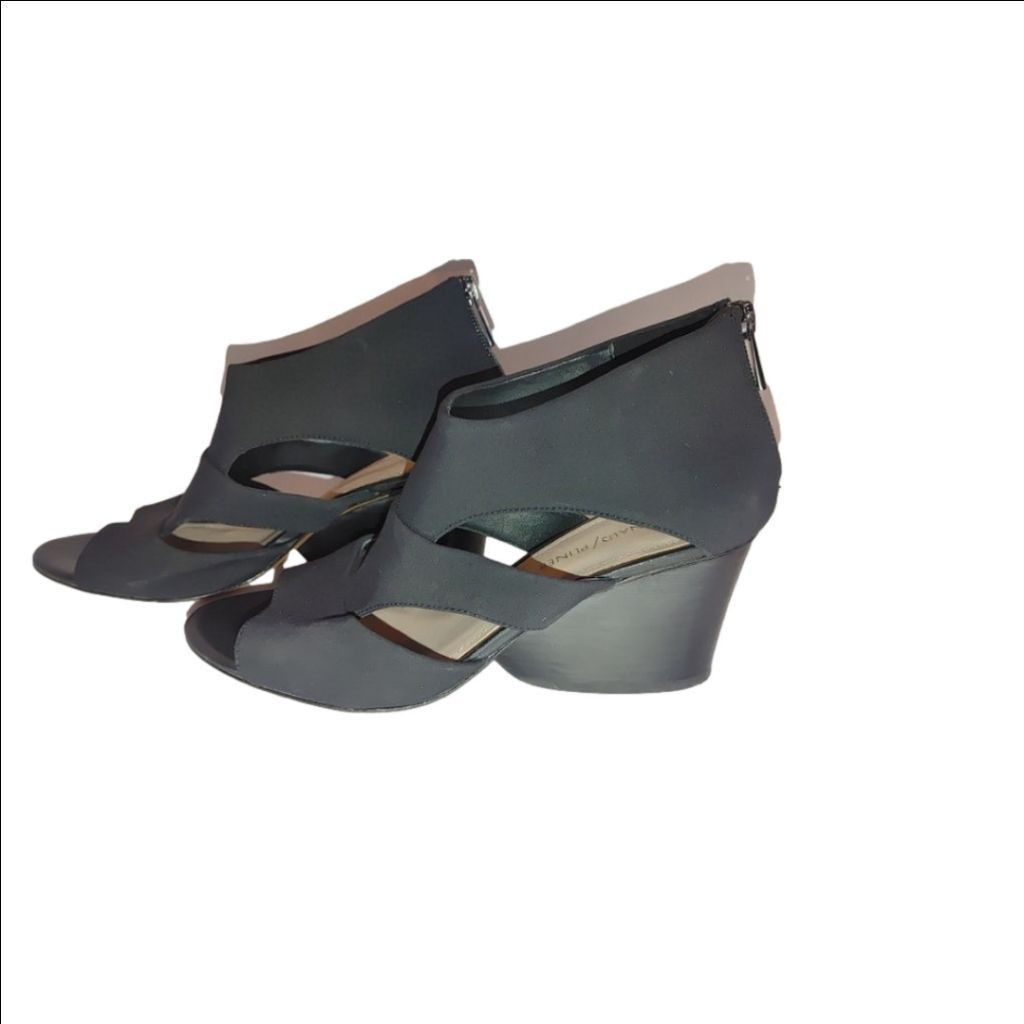 Donald Pliner Donald J. Pliner Sandals Size 8M Size US 8 / IT 38 - 1 Thumbnail