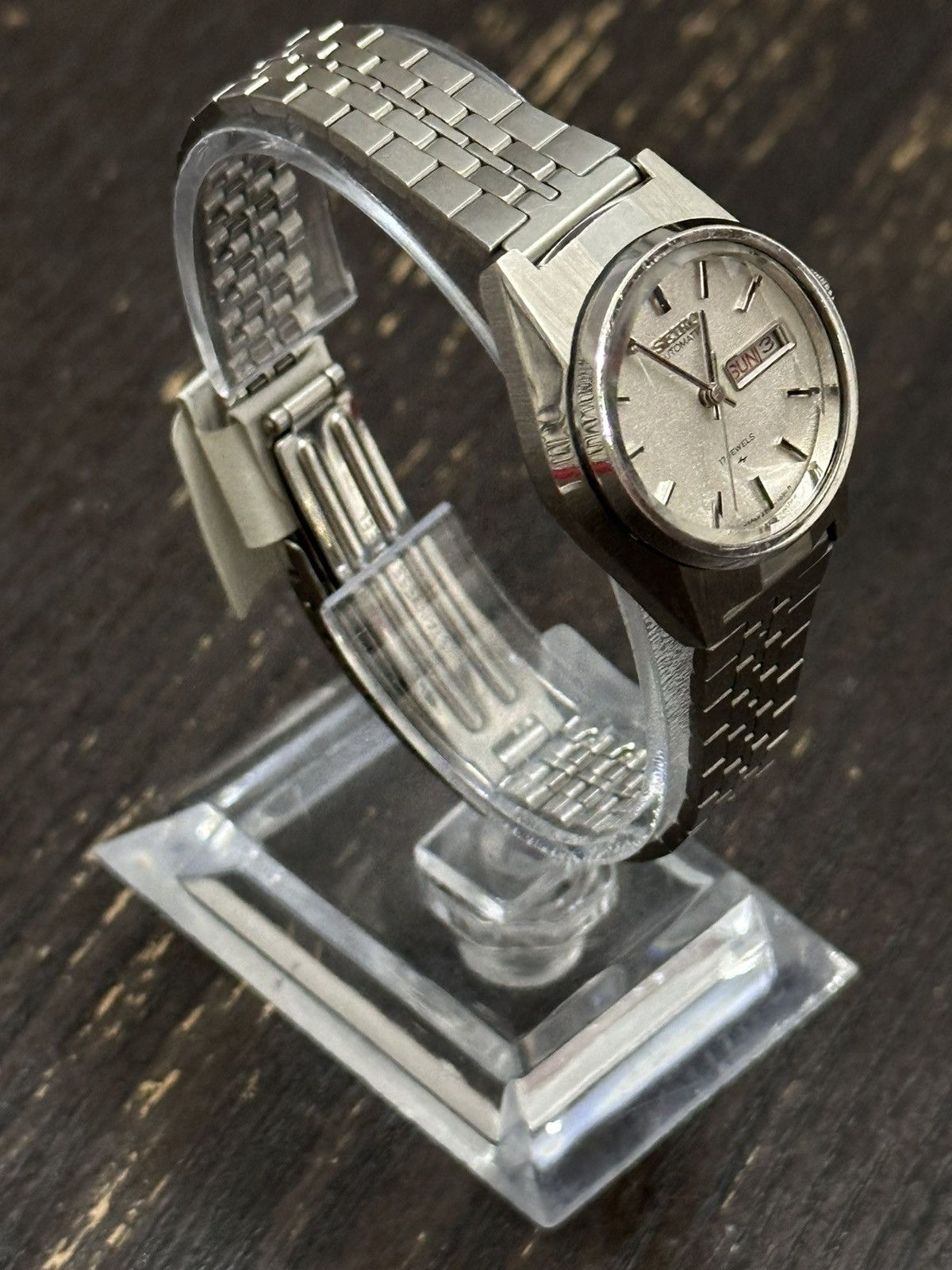 Seiko 1976 Seiko Mineral Crystal Rarest White Dial Watch Size ONE SIZE - 1 Thumbnail