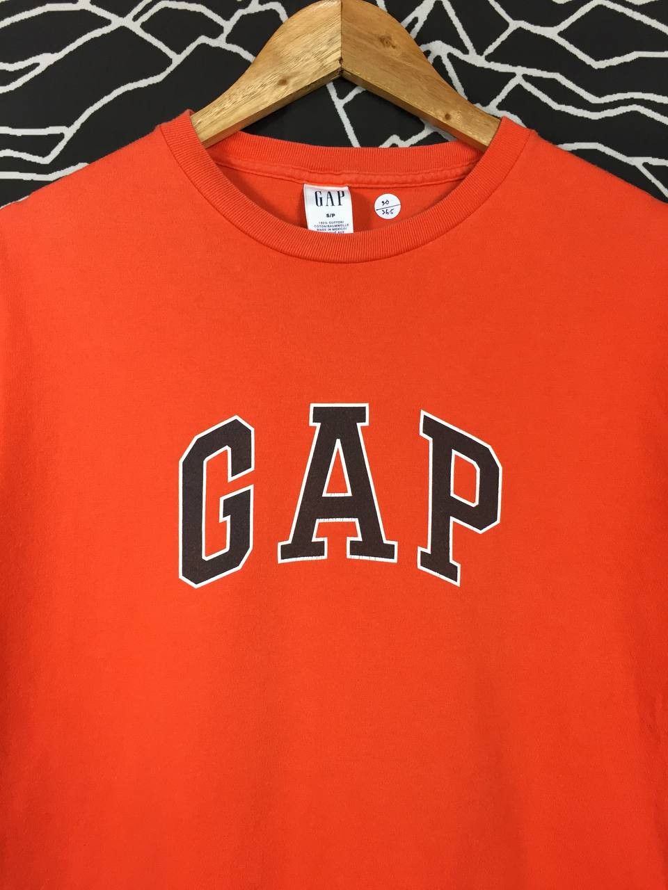 Gap × Vintage GAP Spell Out Logo Essential Tee Size S Size US S / EU 44-46 / 1 - 3 Thumbnail