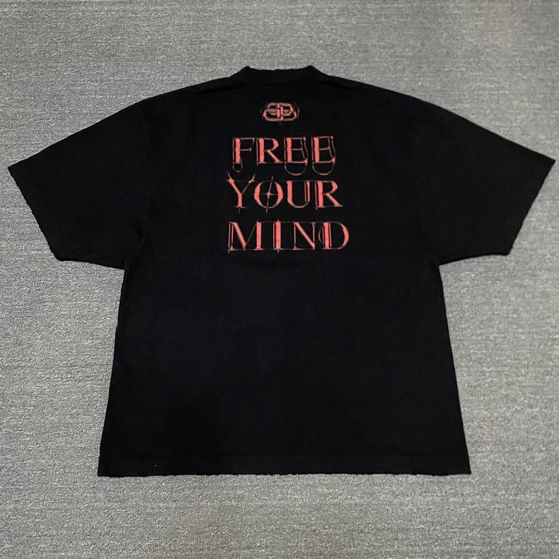 Balenciaga Balenciaga Sanskrit God's Eye Washed Destroyed Short Sleev Size US XXS / EU 40 - 3 Thumbnail