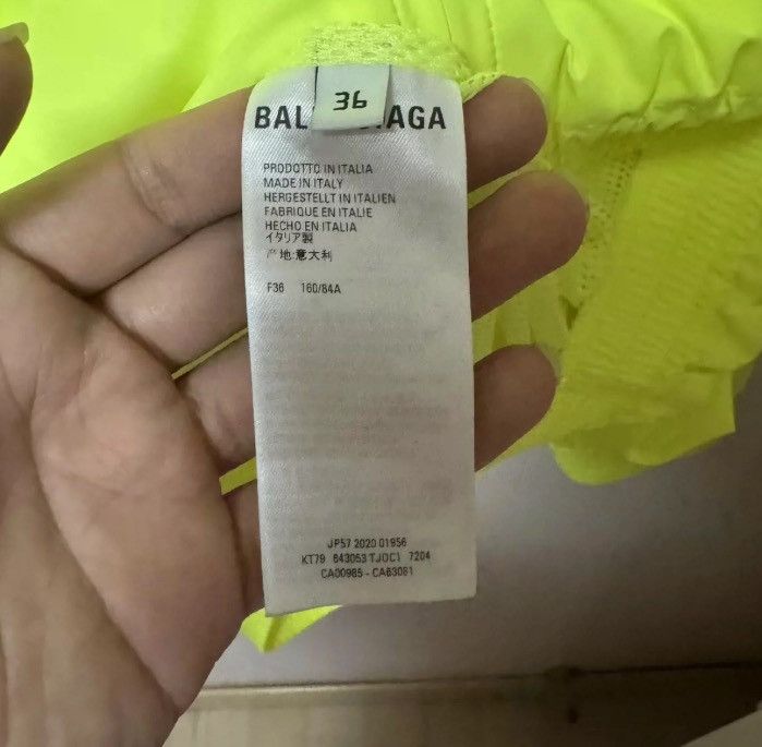Balenciaga Balenciaga Fluorescent Green Zipper Coat2412-Nextarrow Size US S / EU 44-46 / 1 - 5 Thumbnail