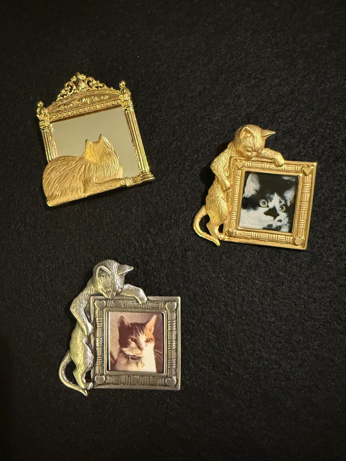 Vintage Vintage Cat Pins Mirror & InsertAPic Gold Silver Tone Brooch Size ONE SIZE - 1 Thumbnail