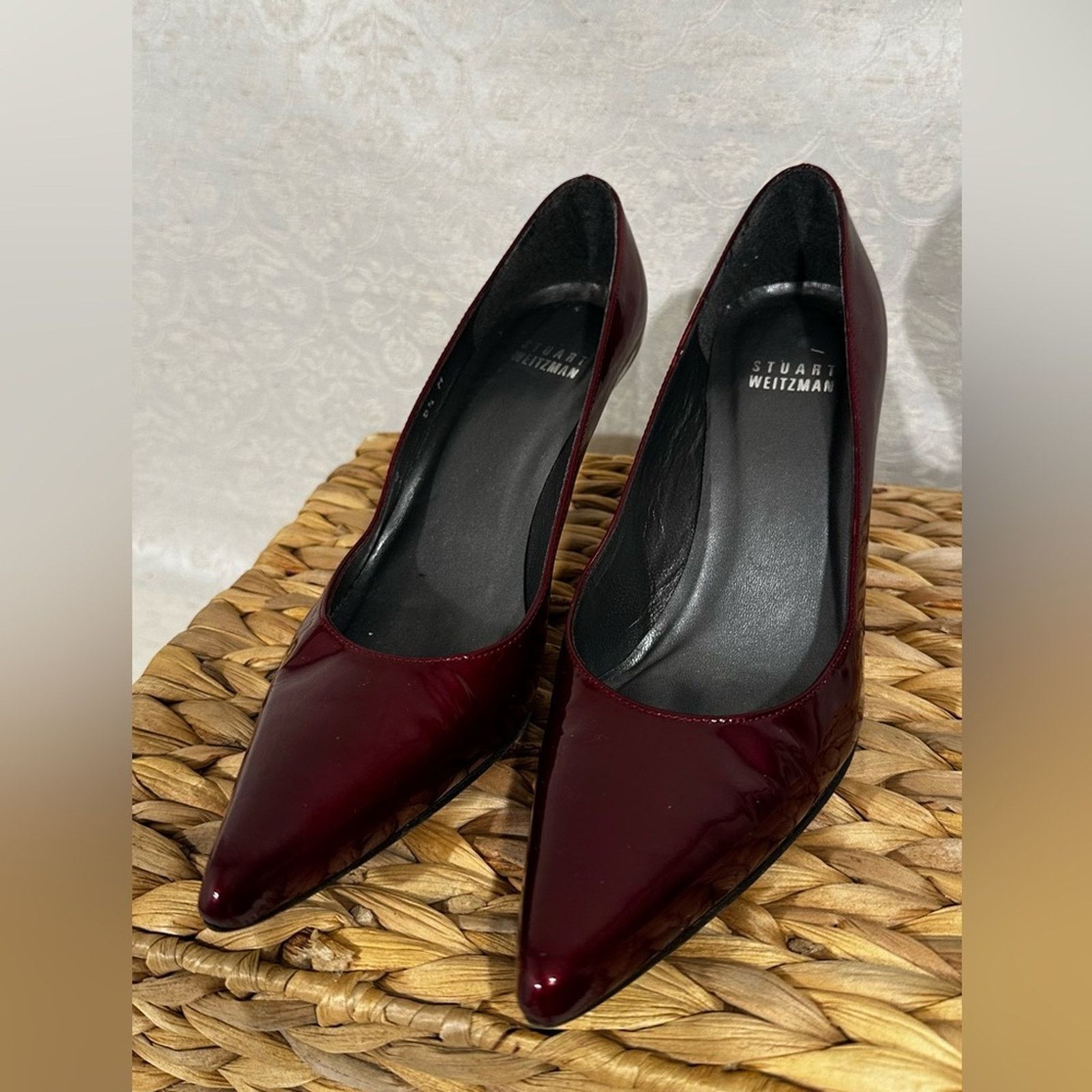 Stuart Weitzman Vintage Stuart Weitzman Burgundy Patent Leather Pointed Toe Size US 5.5 / IT 35.5 - 7 Thumbnail