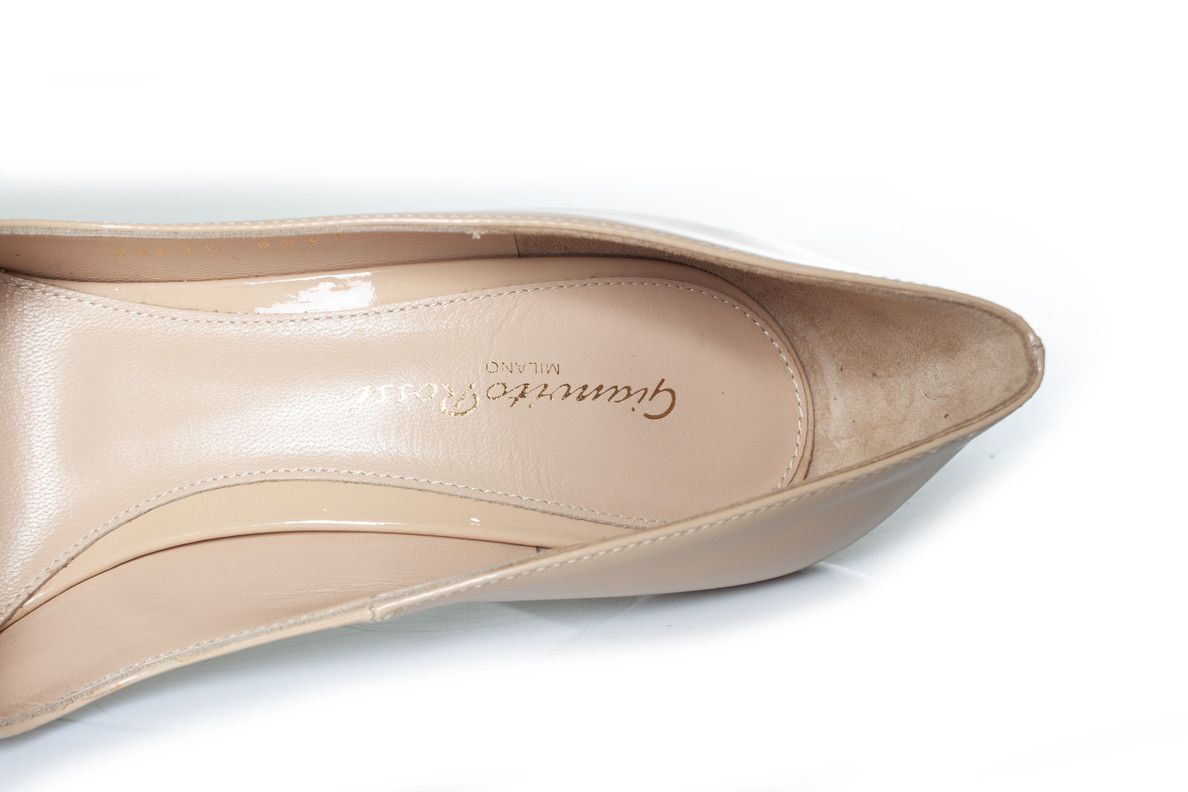 Gianvito Rossi Gianvito Rossi, Patent leather pumps in nude Size US 8.5 / IT 38.5 - 9 Thumbnail