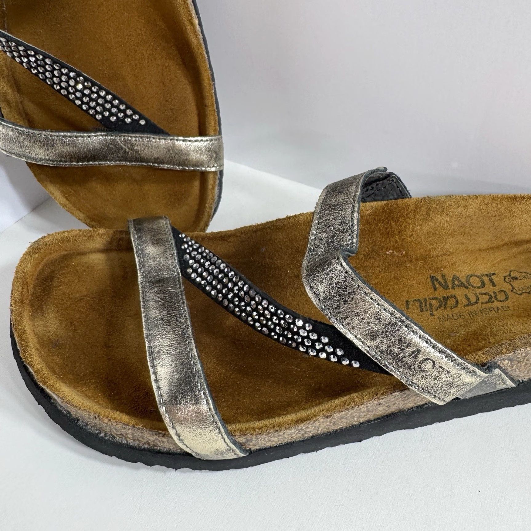 Vintage Naot Women’s Sandal Leather Strap Rhinestone Flat Rubber Hook & Loop 7 Silver 37 Women’s Size US 7 / IT 37 - 2 Thumbnail