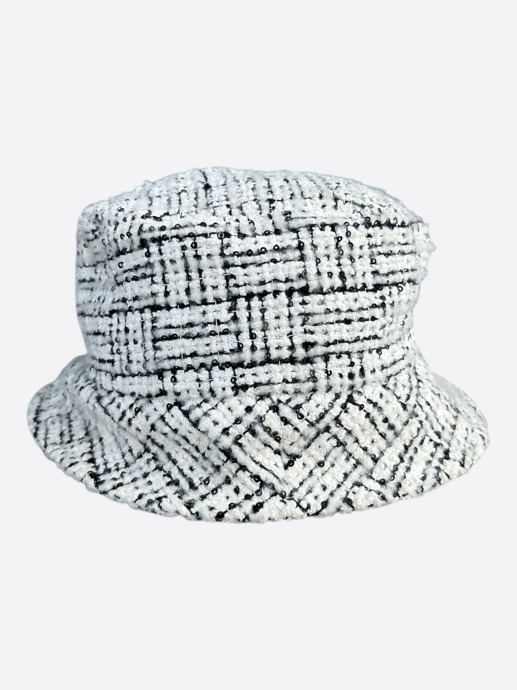 Chanel Chanel White & Black CC Logo Tweed Bucket Hat Size ONE SIZE - 2 Thumbnail