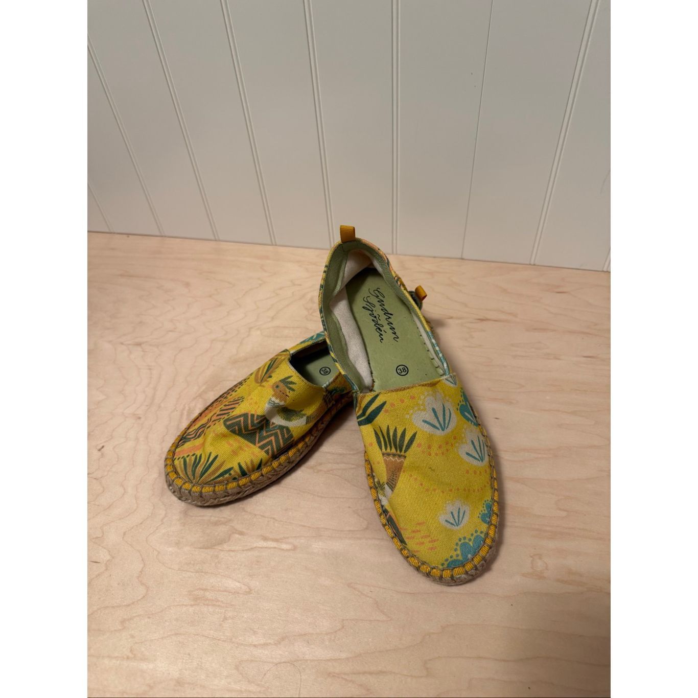 Guru Gudrun Sjoden Yellow Floral Canvas Flats Women Slip-On Espad Size US 7 / IT 37 - 15 Thumbnail