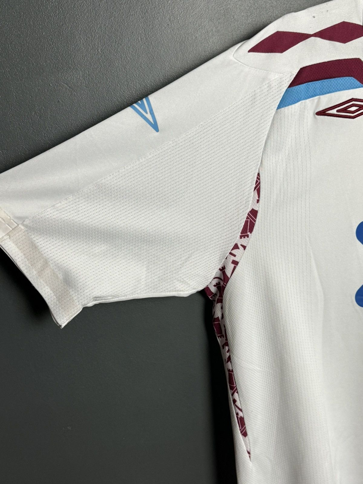 Umbro West Ham United 07/08 Away Football Jersey Size US L / EU 52-54 / 3 - 4 Thumbnail