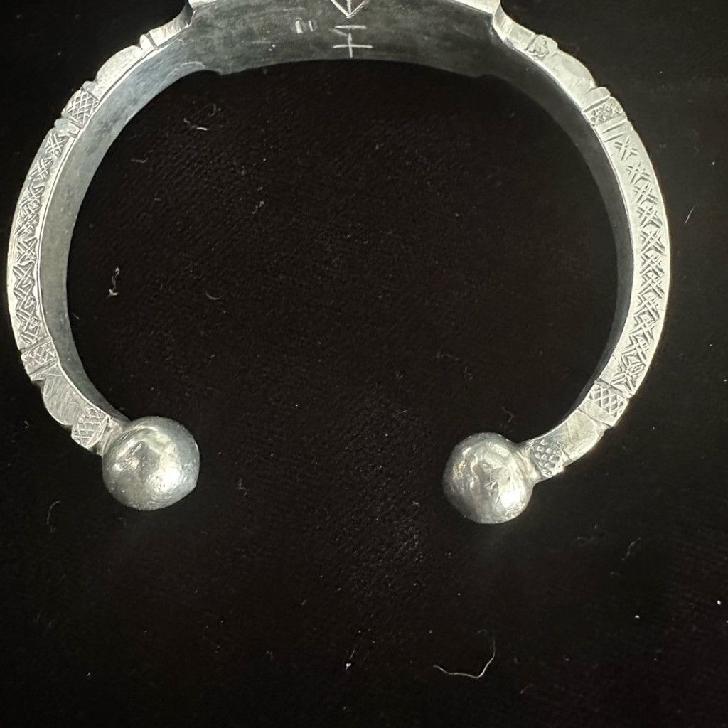 Manebi Vintage mande’ Women's Silver Cuff Bracelet 6.25 Inches Size ONE SIZE - 9 Thumbnail