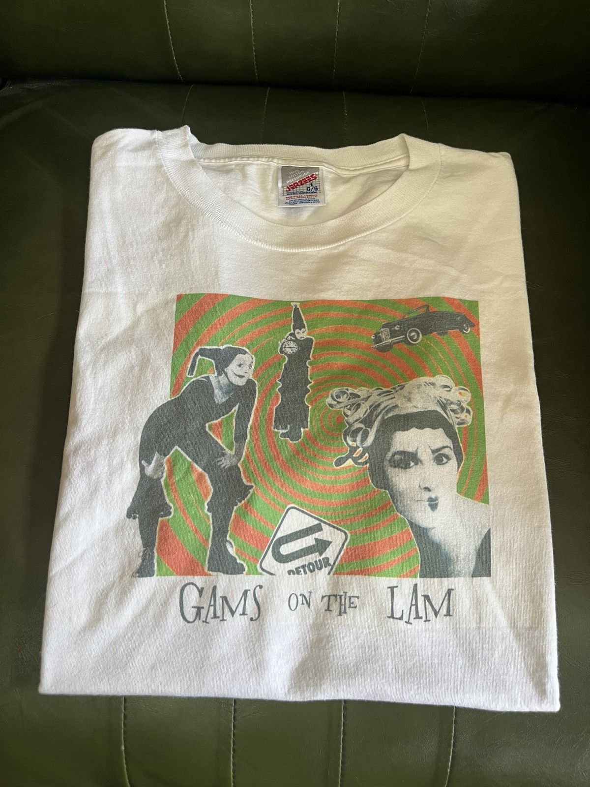 Arts & Science Vintage GAMS ON THE LAM Art Show 90’s T-shirt Size US XL / EU 56 / 4 - 1 Thumbnail