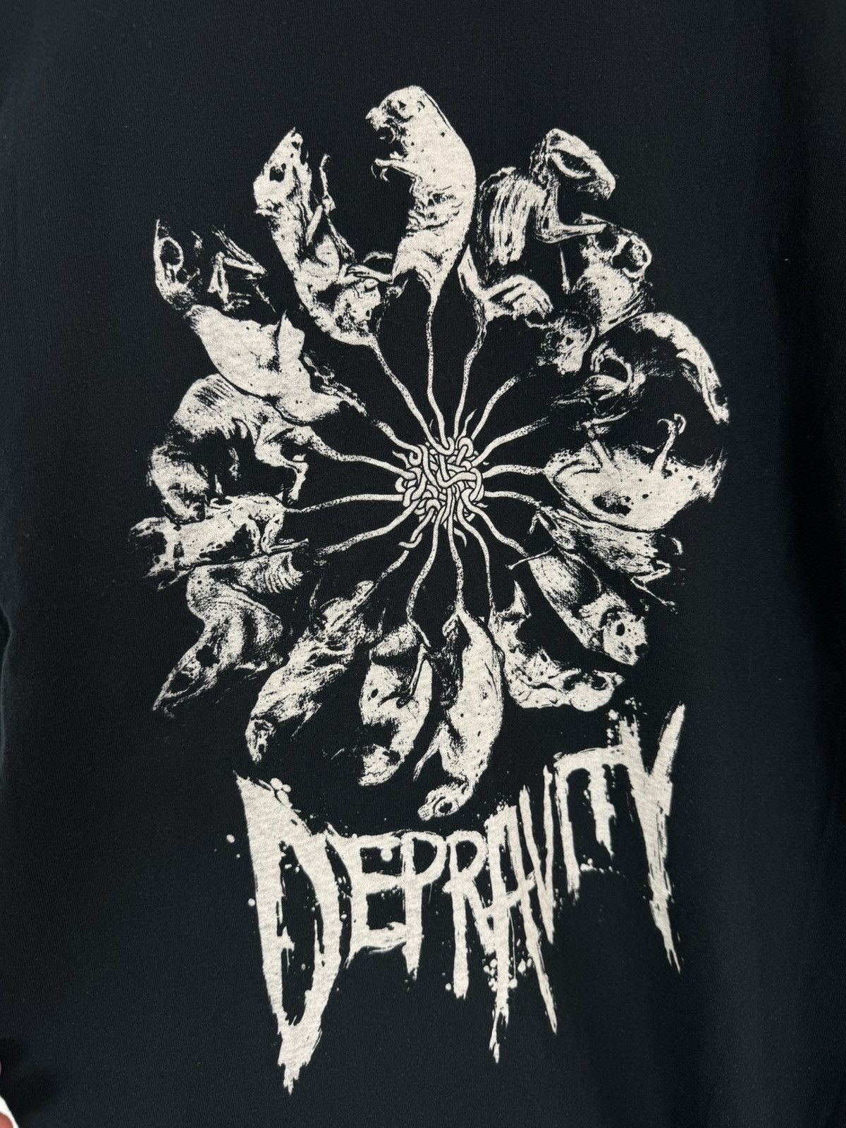 Band Tees Vintage Depravity We All Die Alone T Shirt Size US L / EU 52-54 / 3 - 6 Thumbnail