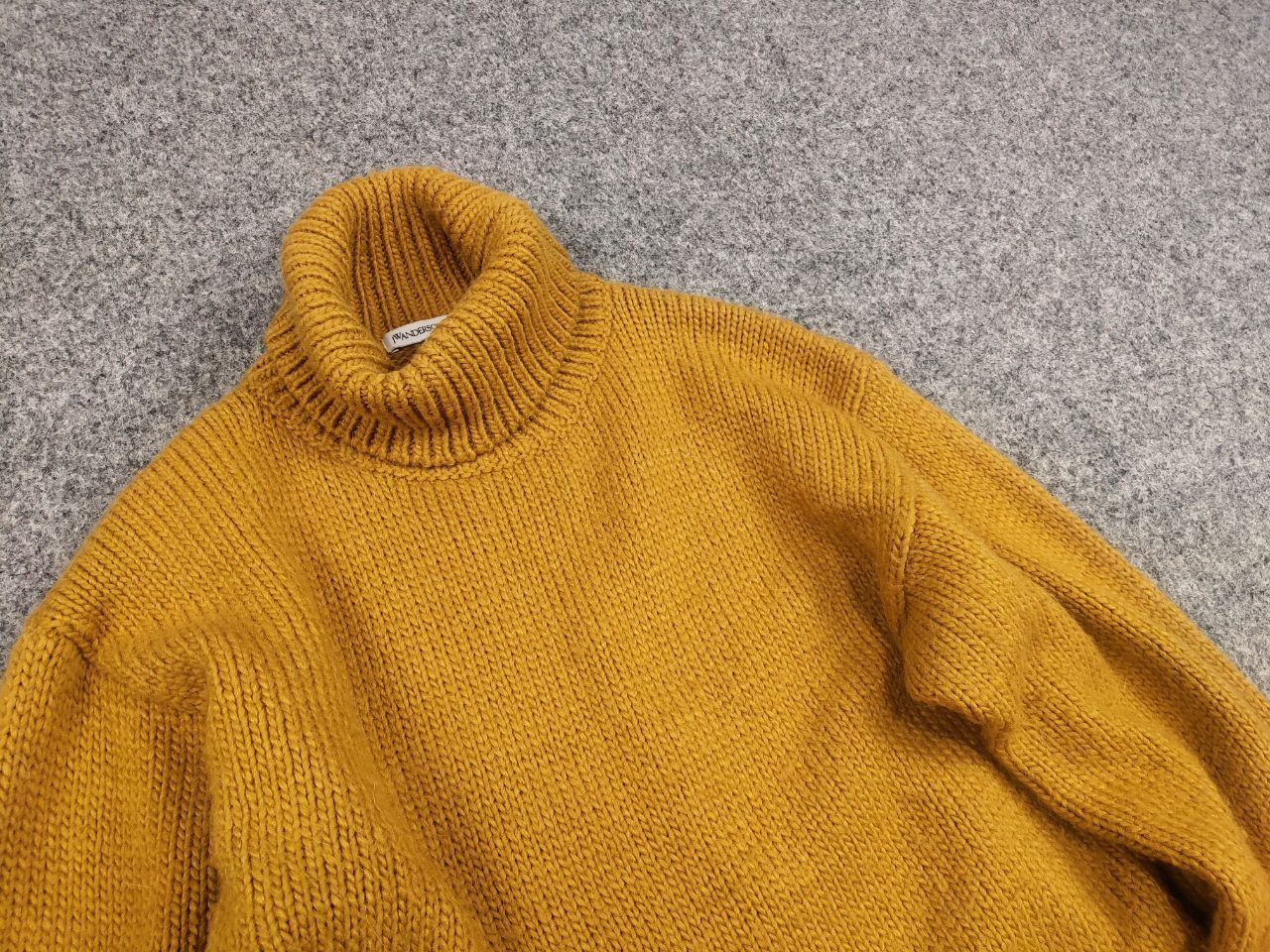 JW Anderson × Uniqlo JW Anderson x Uniqlo Wool Blend Knit Yellow Womens Sweater Size S / US 4 / IT 40 - 11 Thumbnail