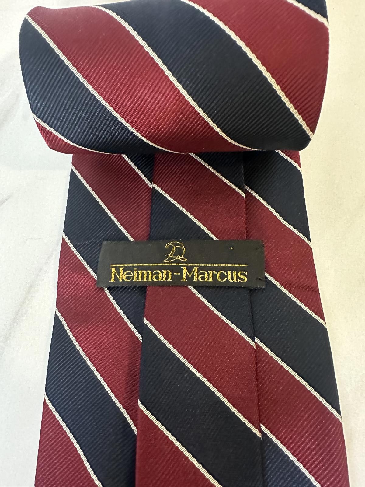 Neiman Marcus Vintage Neiman Marcus burgundy/navy REPP silk necktie Size ONE SIZE - 4 Thumbnail