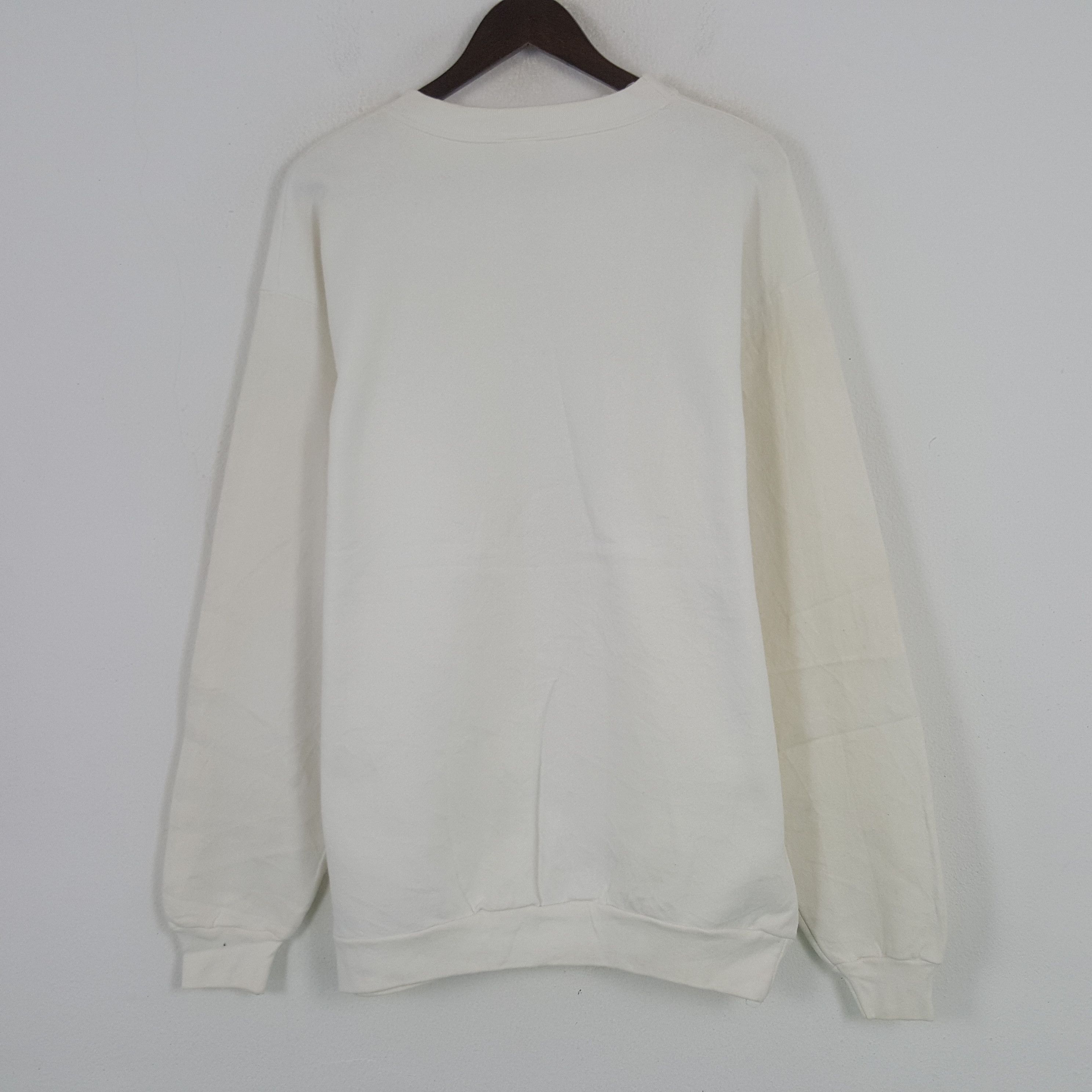 Vintage Vintage Hong Kong Sweatshirt Size US L / EU 52-54 / 3 - 4 Thumbnail