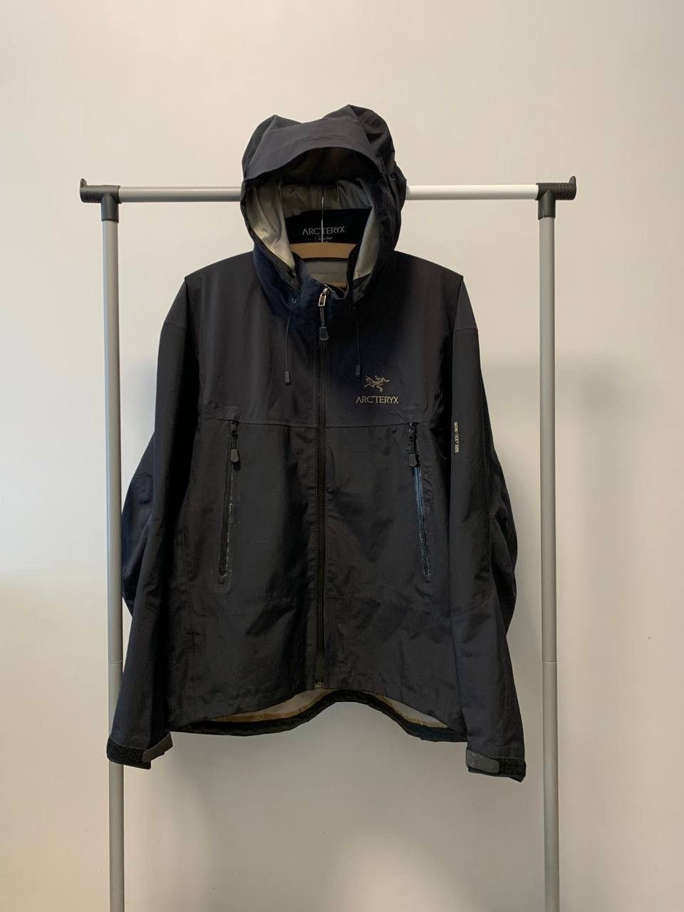 楽天市場】ARC TERYX アークテリクス ジャケット サイズ:XS GORE-TEX サーミー パーカ / ダウンジャケット (Therme  Parka / 2019年製) ブラック 黒 アウター ブルゾン コート 上着【メンズ】【中古】【K4346】 : ブランド古着のBEEGLE by  Boo-Bee