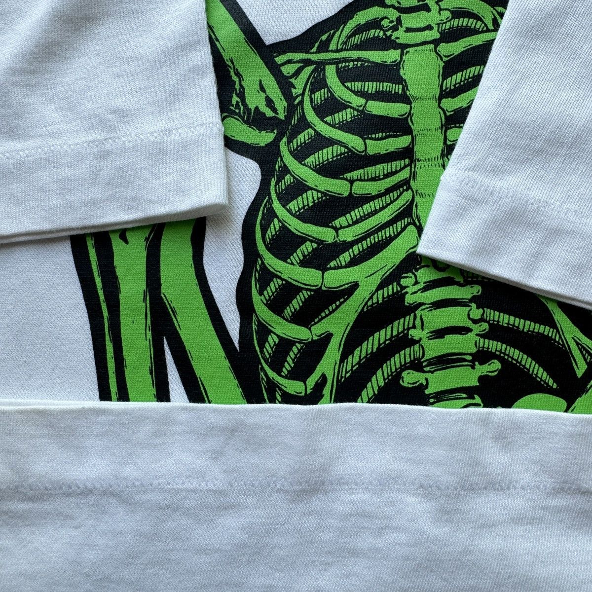 Kaws × Uniqlo Kaws x Uniqlo Skeleton new fiction tokyo first release art Size US M / EU 48-50 / 2 - 3 Thumbnail