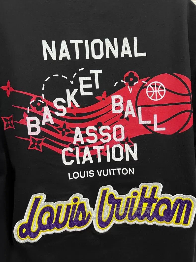 Louis Vuitton Louis Vuitton NBA monogram printed short sleeve Size US L / EU 52-54 / 3 - 8 Thumbnail