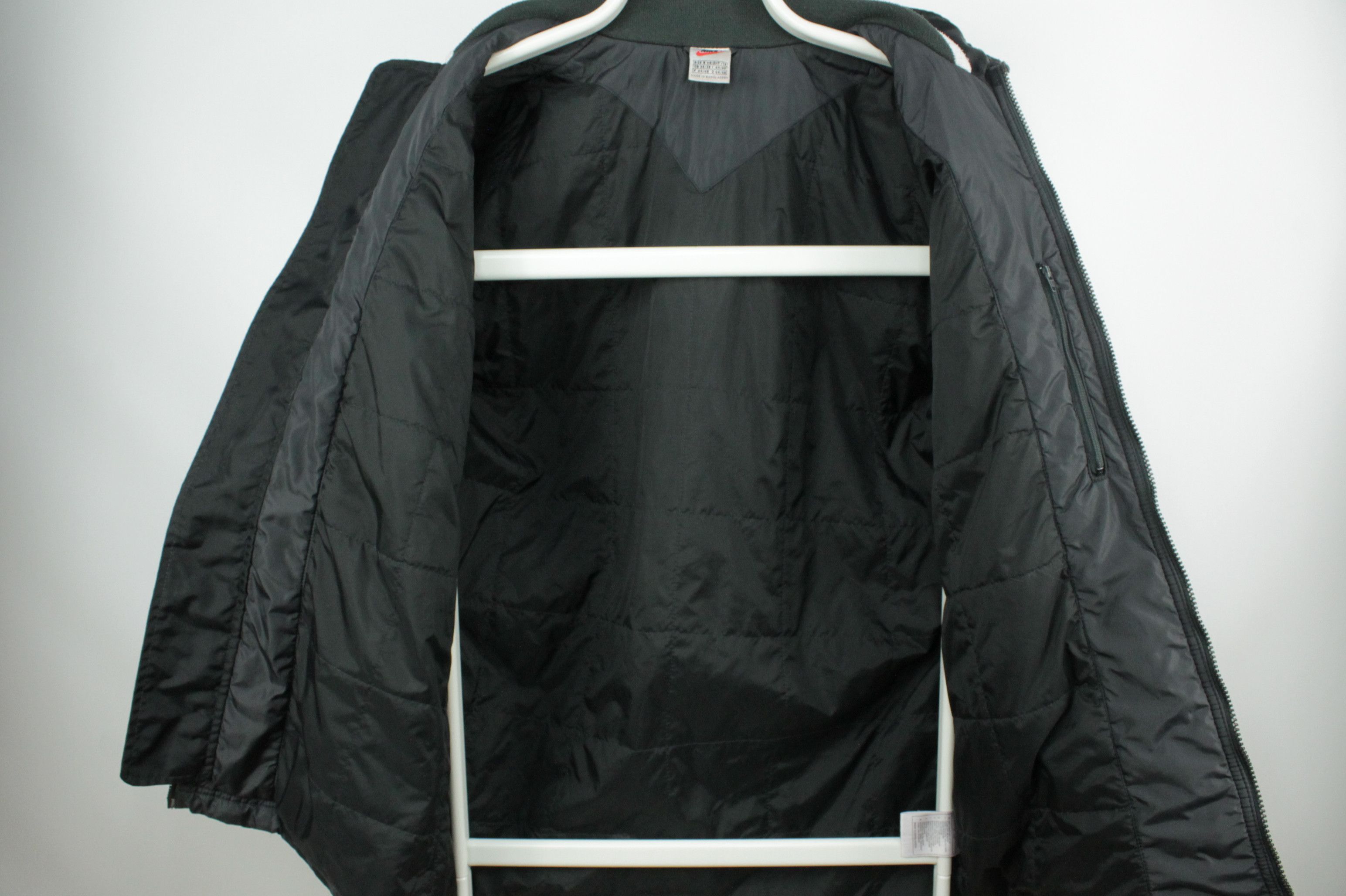 Nike Vintage Nike Insulated Nylon Sportswear Jacket Men's Size US S / EU 44-46 / 1 - 10 Thumbnail