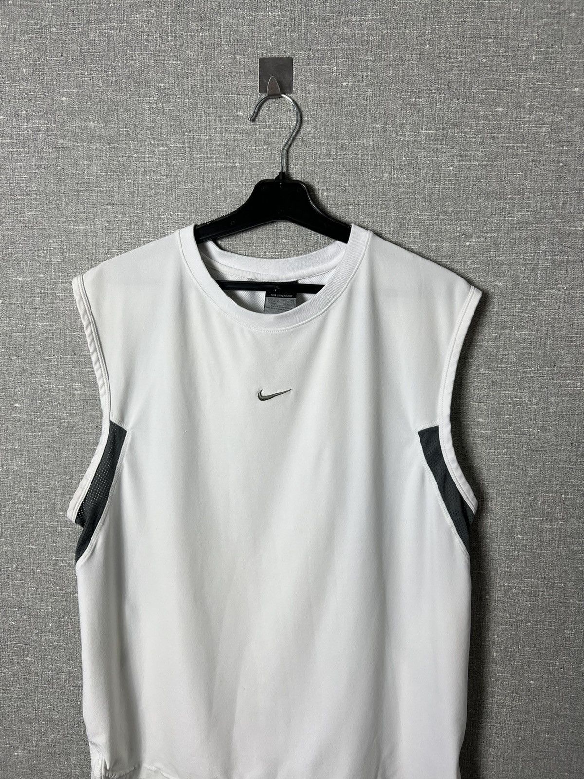 Nike × Vintage Vintage Nike Center Embroidered Logo Sphere Dry Tank Top Size US L / EU 52-54 / 3 - 2 Thumbnail