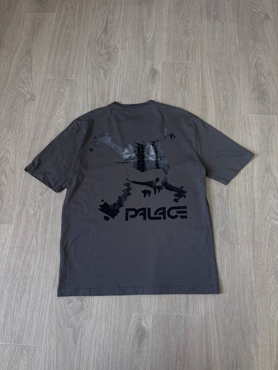 Oakley × Palace Oakley X Palace t shirt men’s very rare Size US L / EU 52-54 / 3 - 1 Thumbnail
