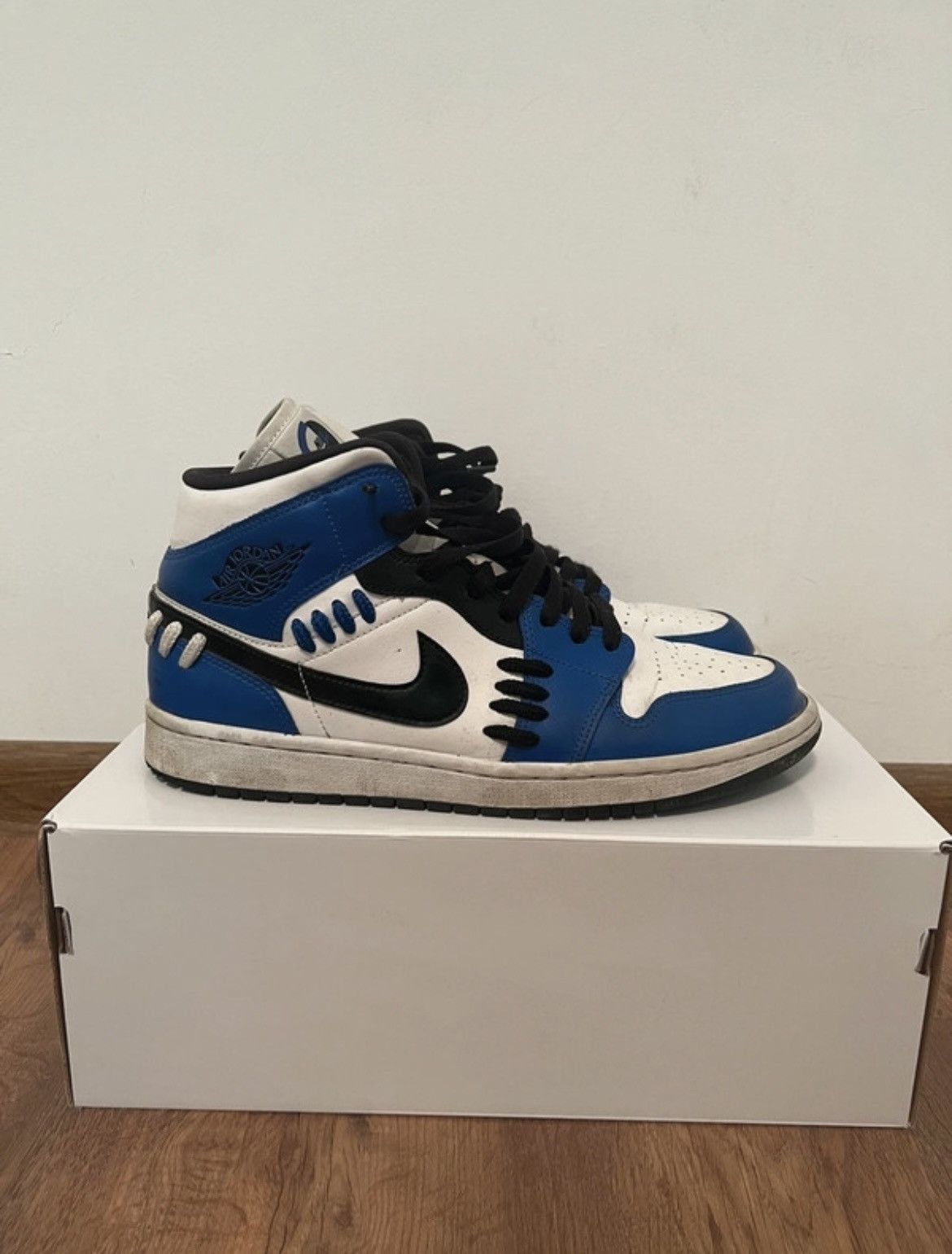 Jordan Brand × Nike Jordan 1 Sisterhood Size US 11 / IT 41 - 3 Thumbnail