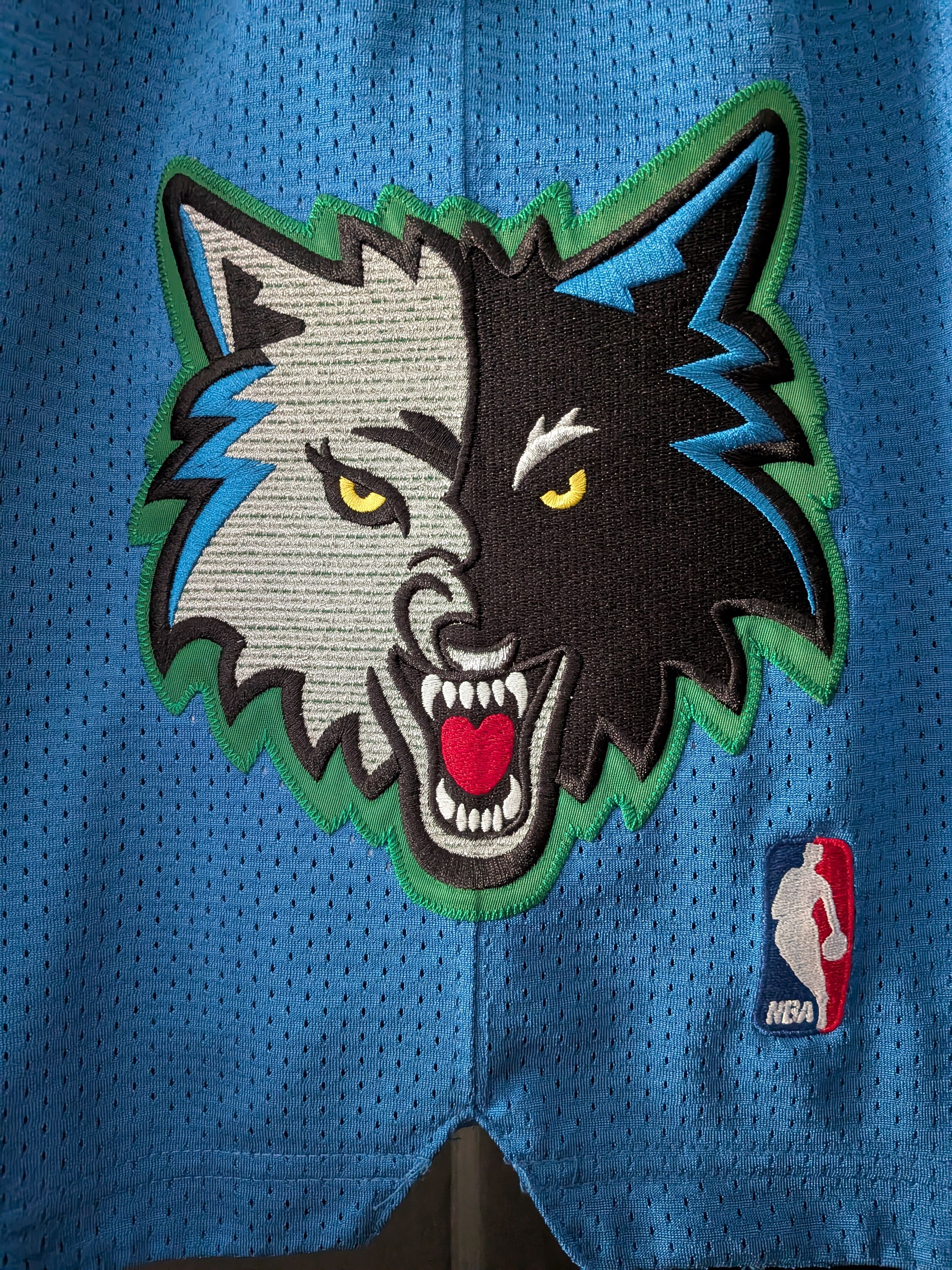 Mitchell & Ness Timberwolves '03-04 Away Game Shorts Size US 36 / EU 52 - 3 Thumbnail