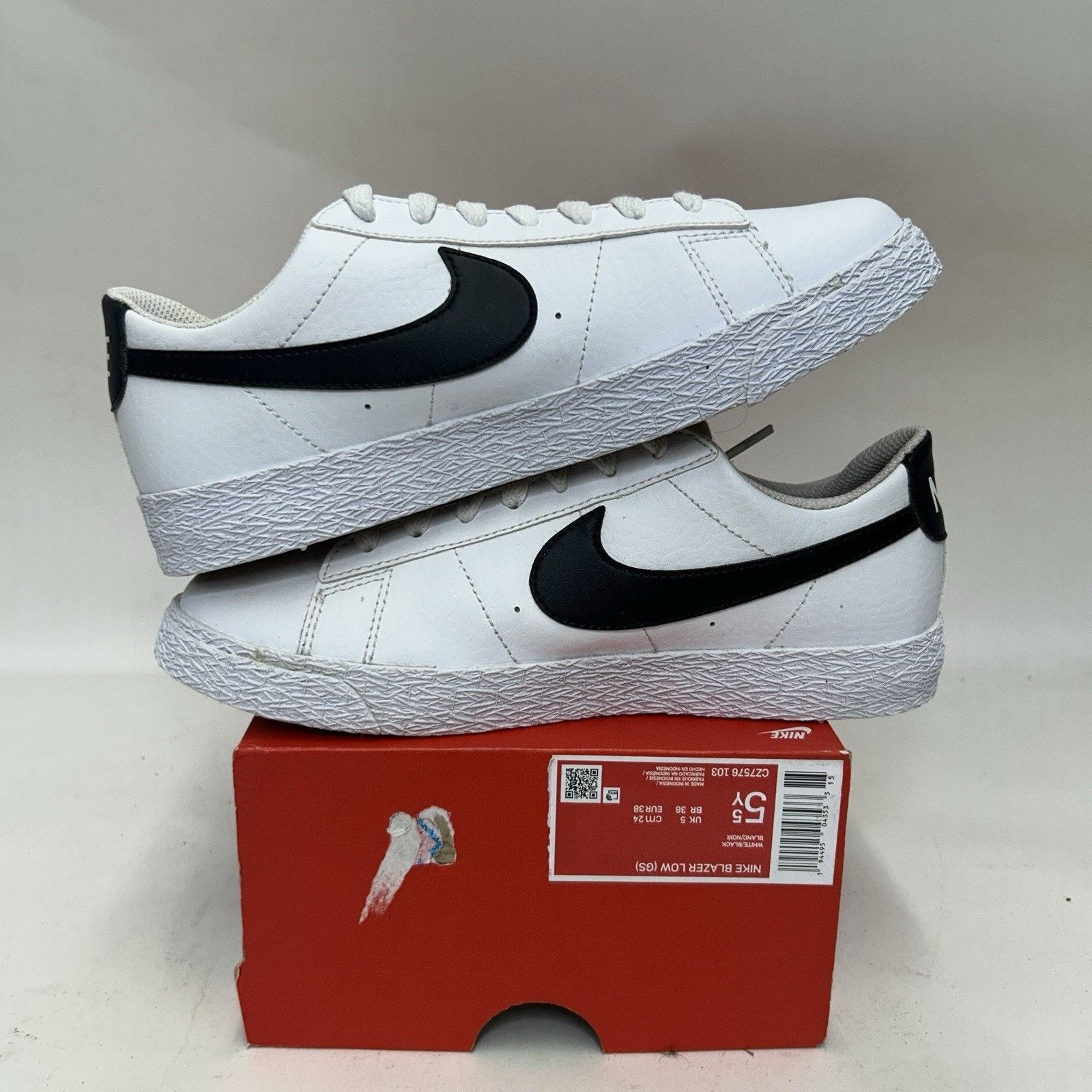 Nike Nike Blazer Low GS “White Black” CZ7576-103 Size US 7 / IT 37 - 3 Thumbnail
