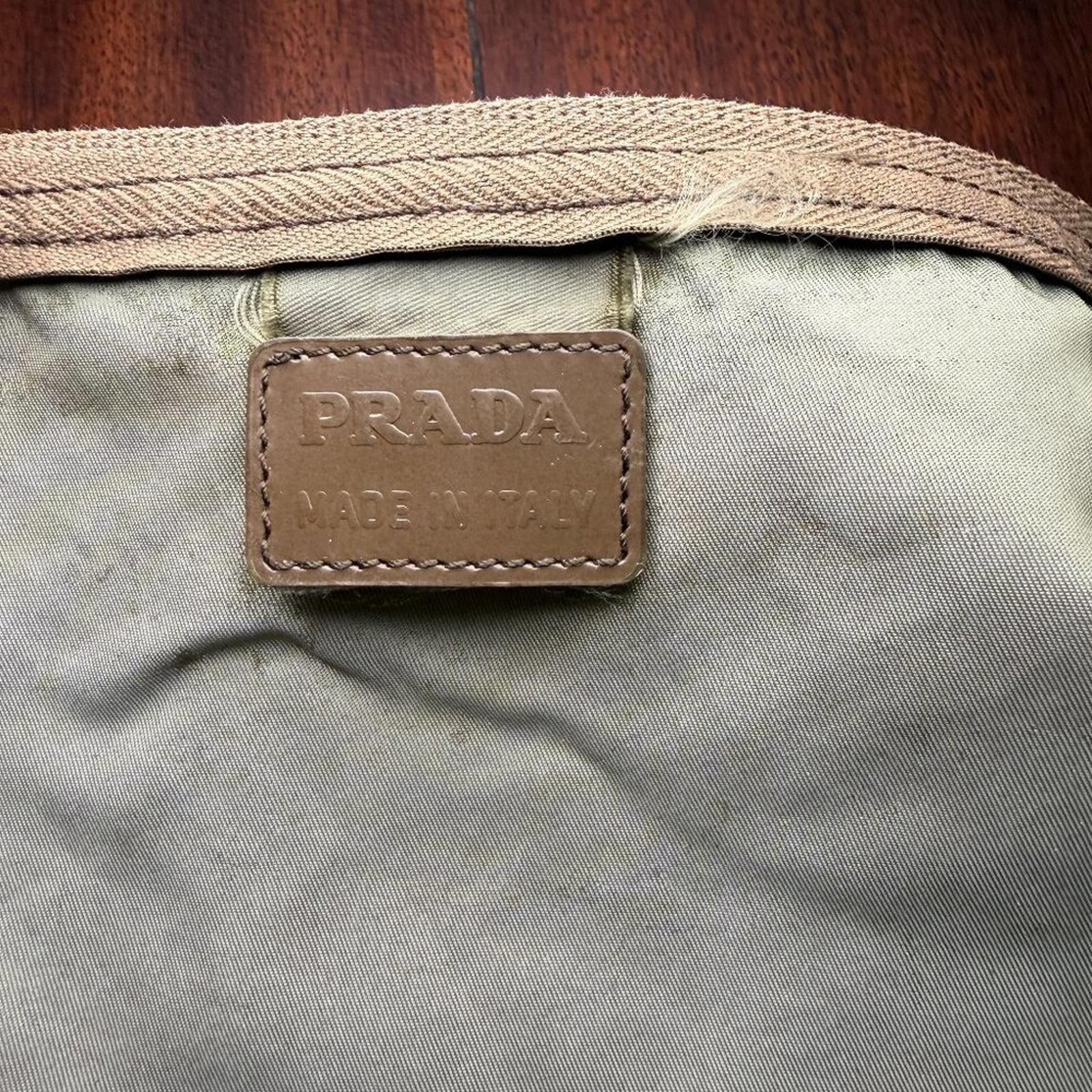Prada Prada Logo Plate Nylon Cosmetic Pouch Olive Green Size ONE SIZE - 9 Thumbnail