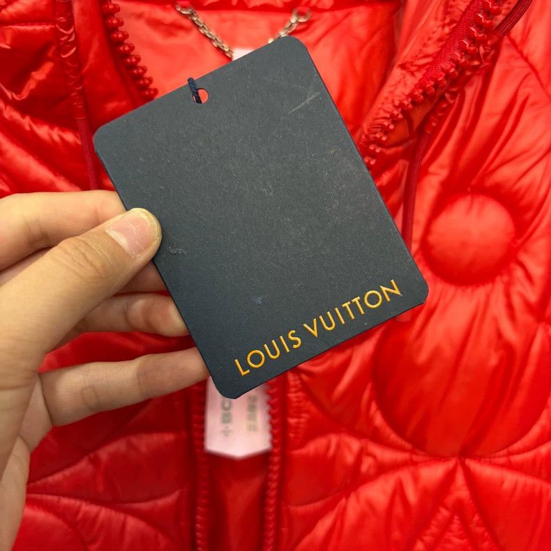 Louis Vuitton Louis Vuitton Embossed three-flower cotton hooded jacket 2 Size US M / EU 48-50 / 2 - 3 Thumbnail