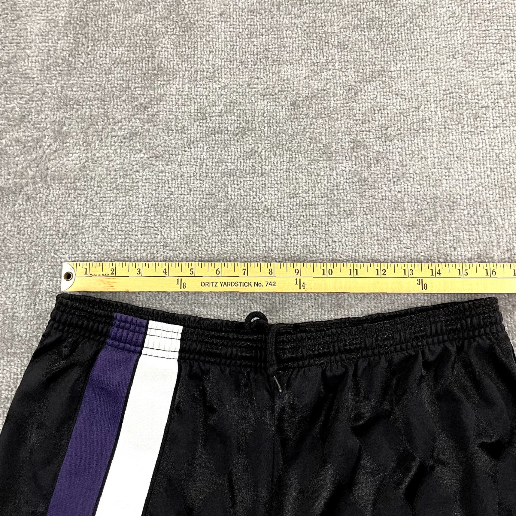 Adidas VINTAGE Size US 31 - 5 Thumbnail