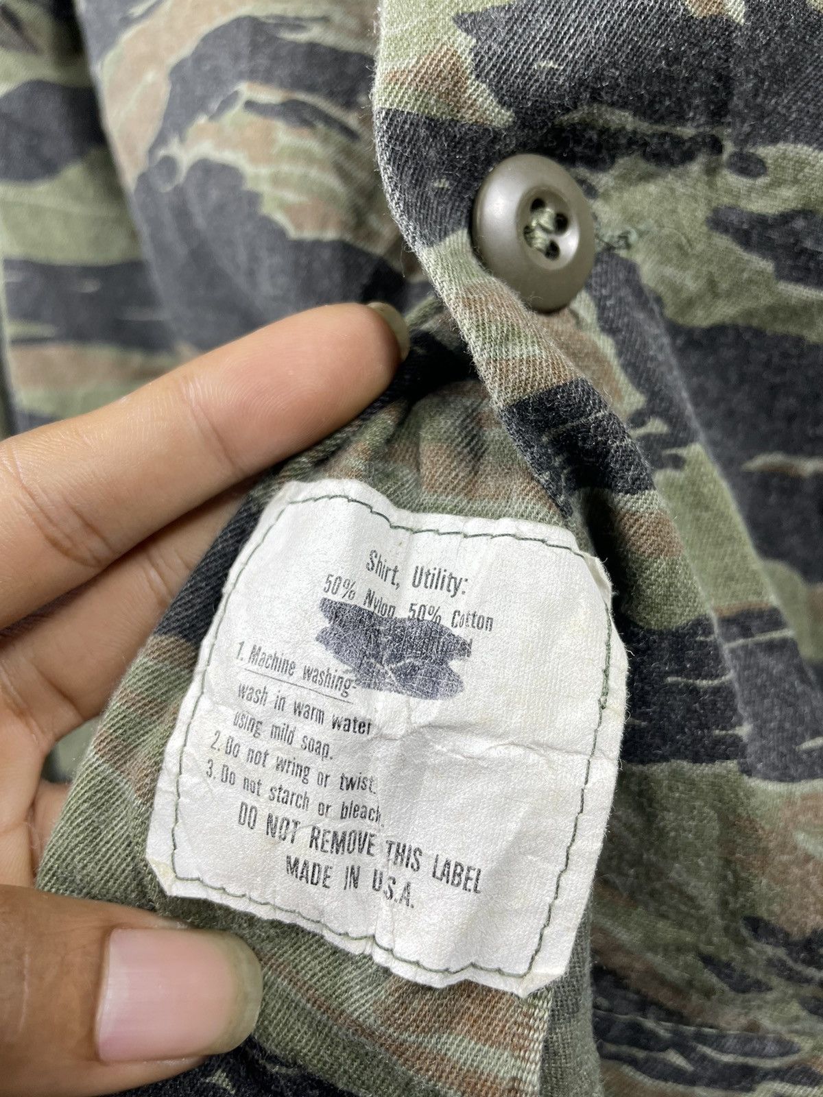 Vintage Vintage tiger stripe camo shirt Size US L / EU 52-54 / 3 - 5 Thumbnail