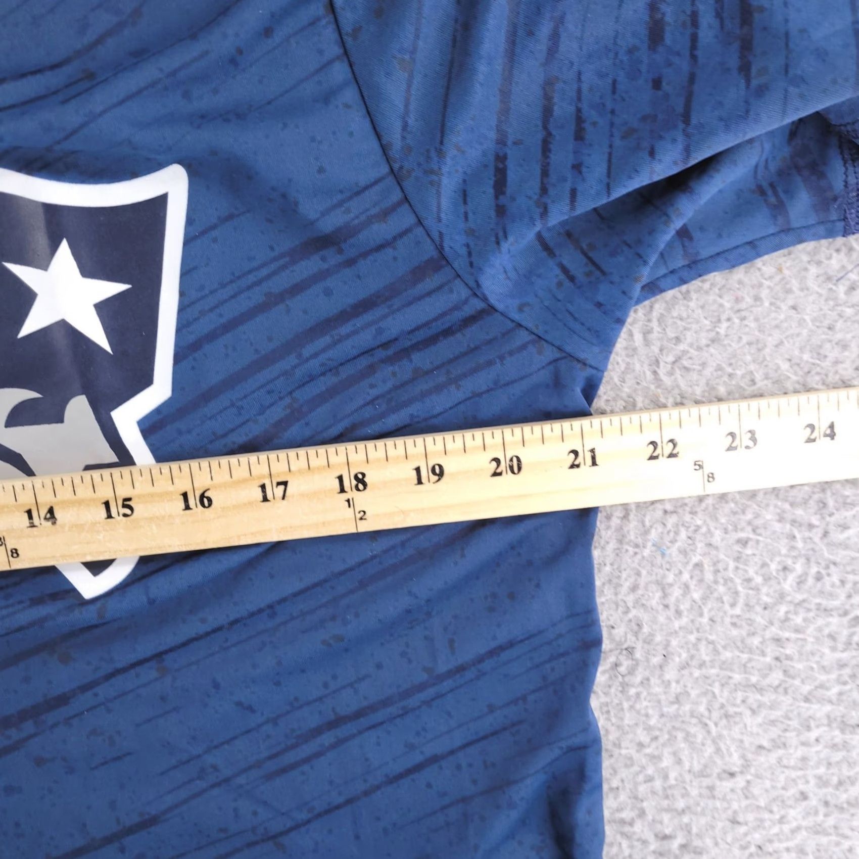 NFL NFL Shirt Mens Large Patriots TX3 Cool Short Sleeve Performance Gym Running Size US L / EU 52-54 / 3 - 5 Thumbnail