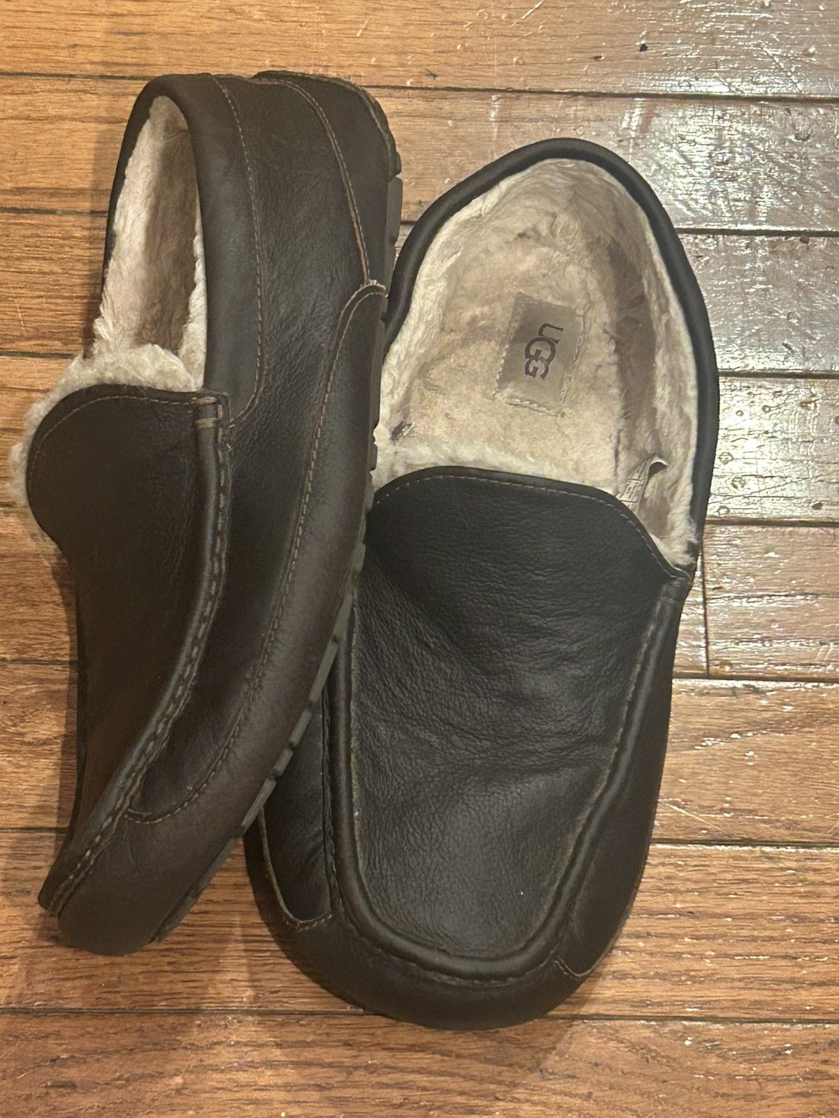 Ugg UGG Ascot Men's Leather Slipper, size 11EEE Size US 11 / EU 44 - 7 Thumbnail