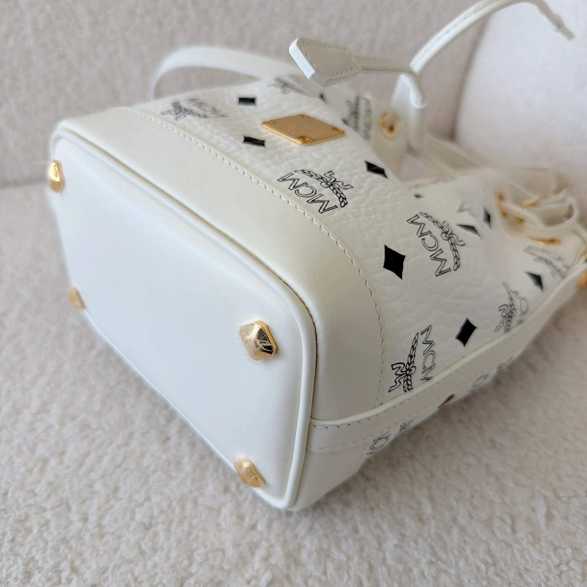 MCM MCM White Drawstring Bucket Bag 5275 16.5x20.5x11 Size ONE SIZE - 7 Thumbnail