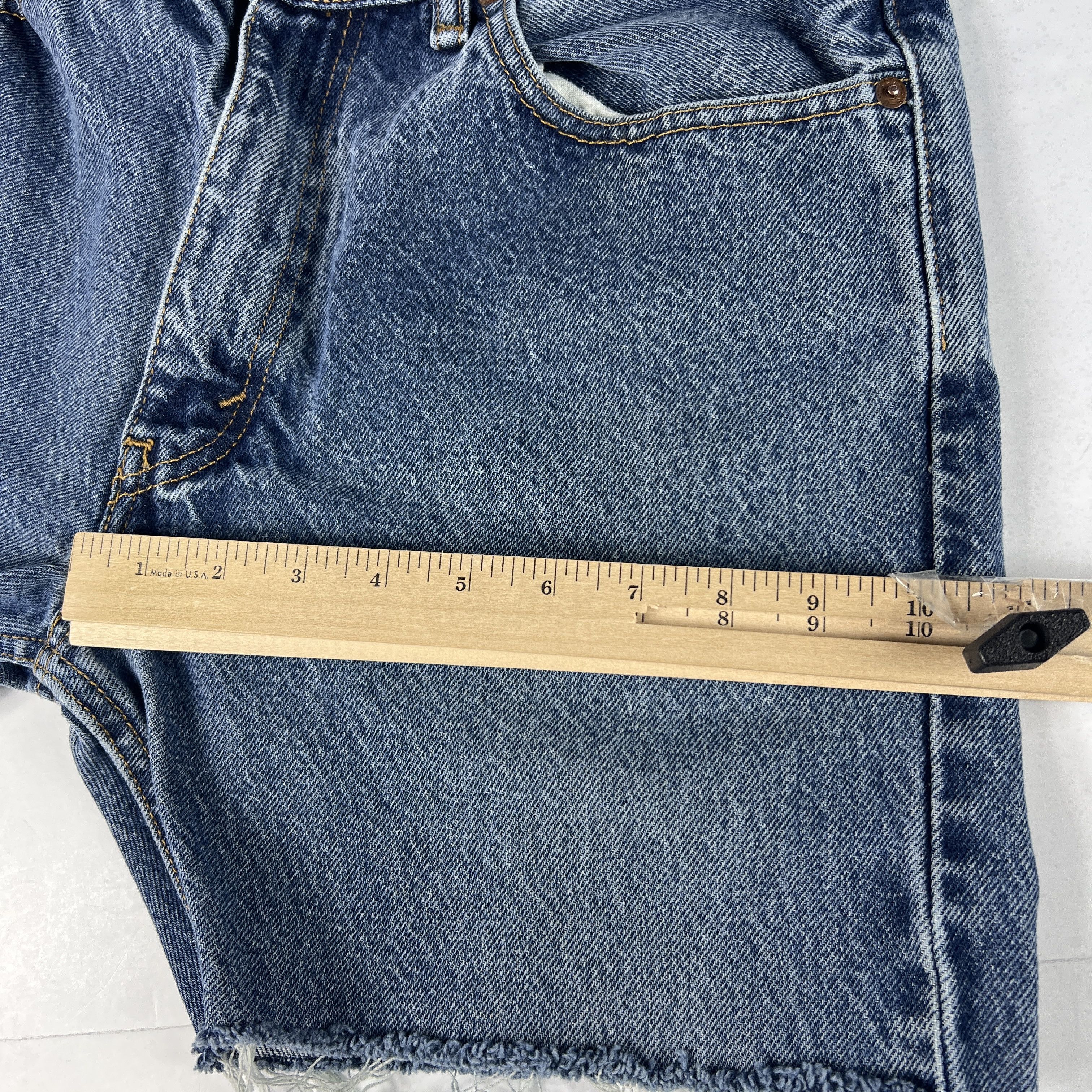 Levi's Levi's Jean Shorts 550 Relaxed Bermuda Cut Off Cotton Jorts Size US 33 - 15 Thumbnail